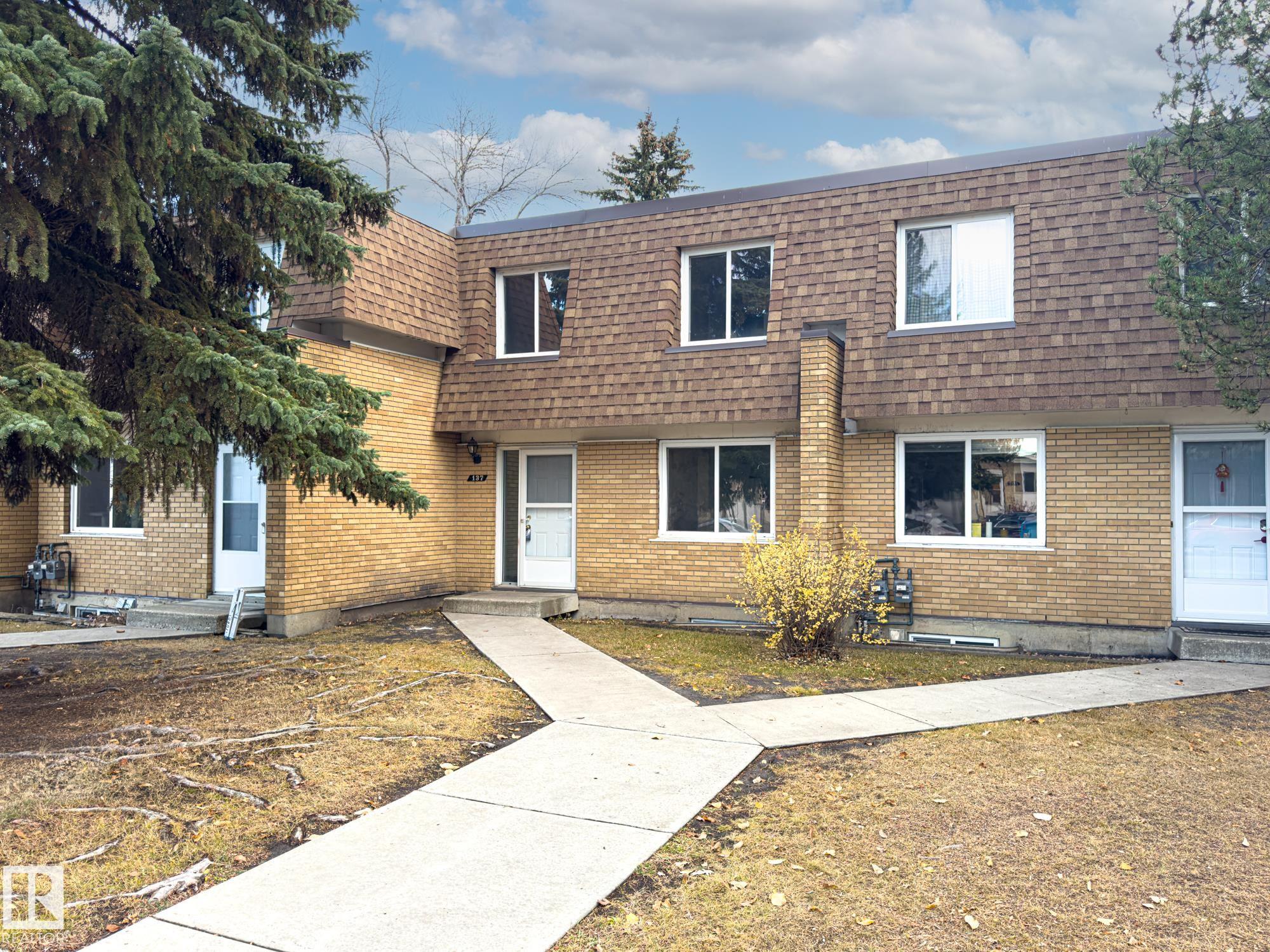 Second View of 137 LONDONDERRY SQUARE, Kilkenny, Edmonton, Alberta, T5C 3C4