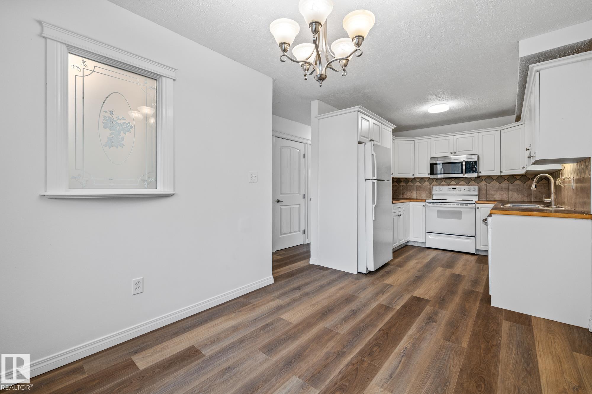 Fourth View of 137 LONDONDERRY SQUARE, Kilkenny, Edmonton, Alberta, T5C 3C4