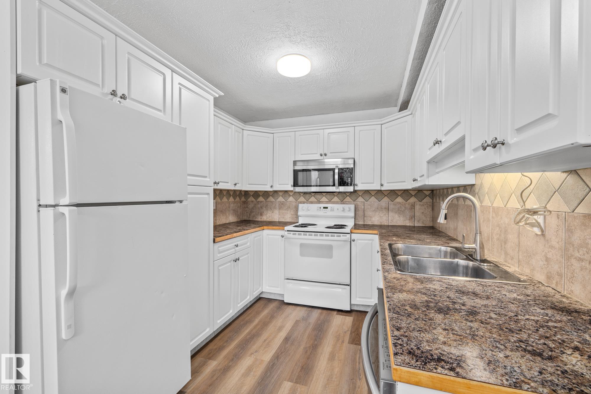 Fifth View of 137 LONDONDERRY SQUARE, Kilkenny, Edmonton, Alberta, T5C 3C4