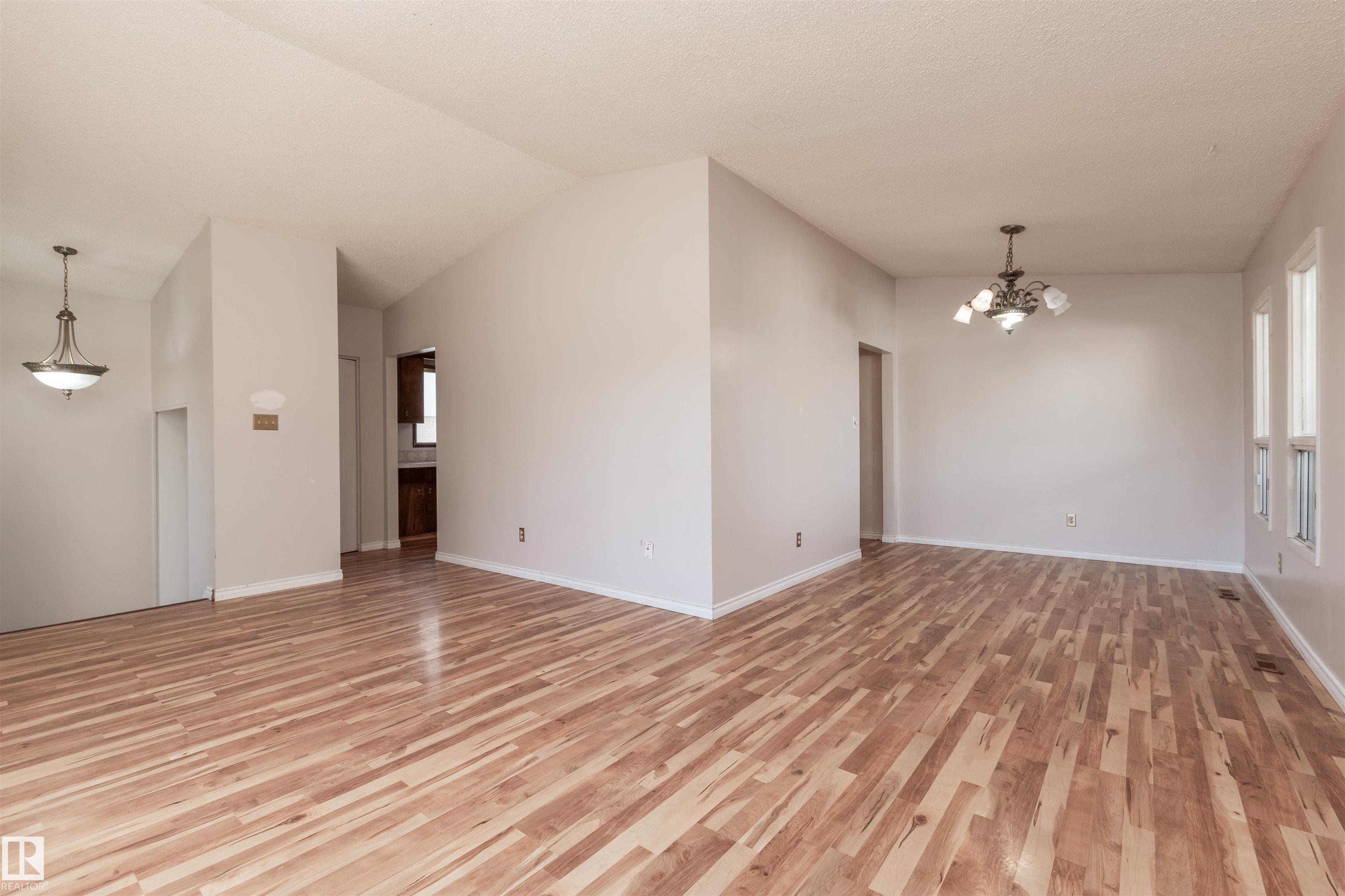 Fifth View of 11938 43 Street, Beacon Heights, Edmonton, Alberta, T5W 2P6