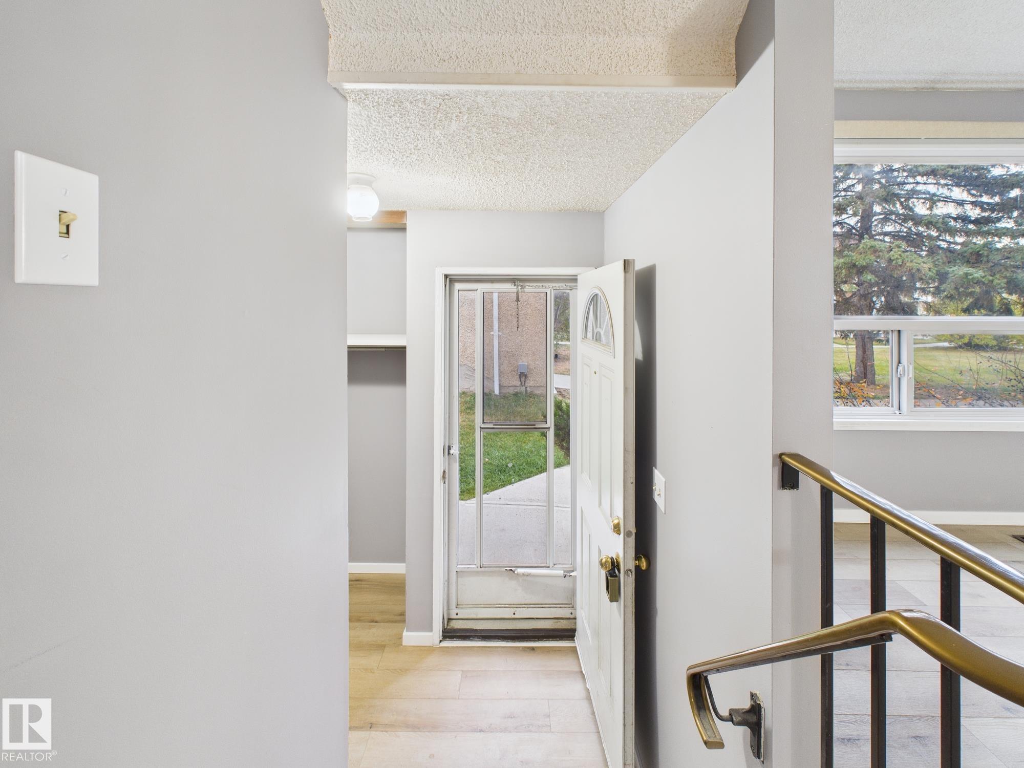 Fifth View of 18337 93 Avenue, Belmead, Edmonton, Alberta, T5T 1V2