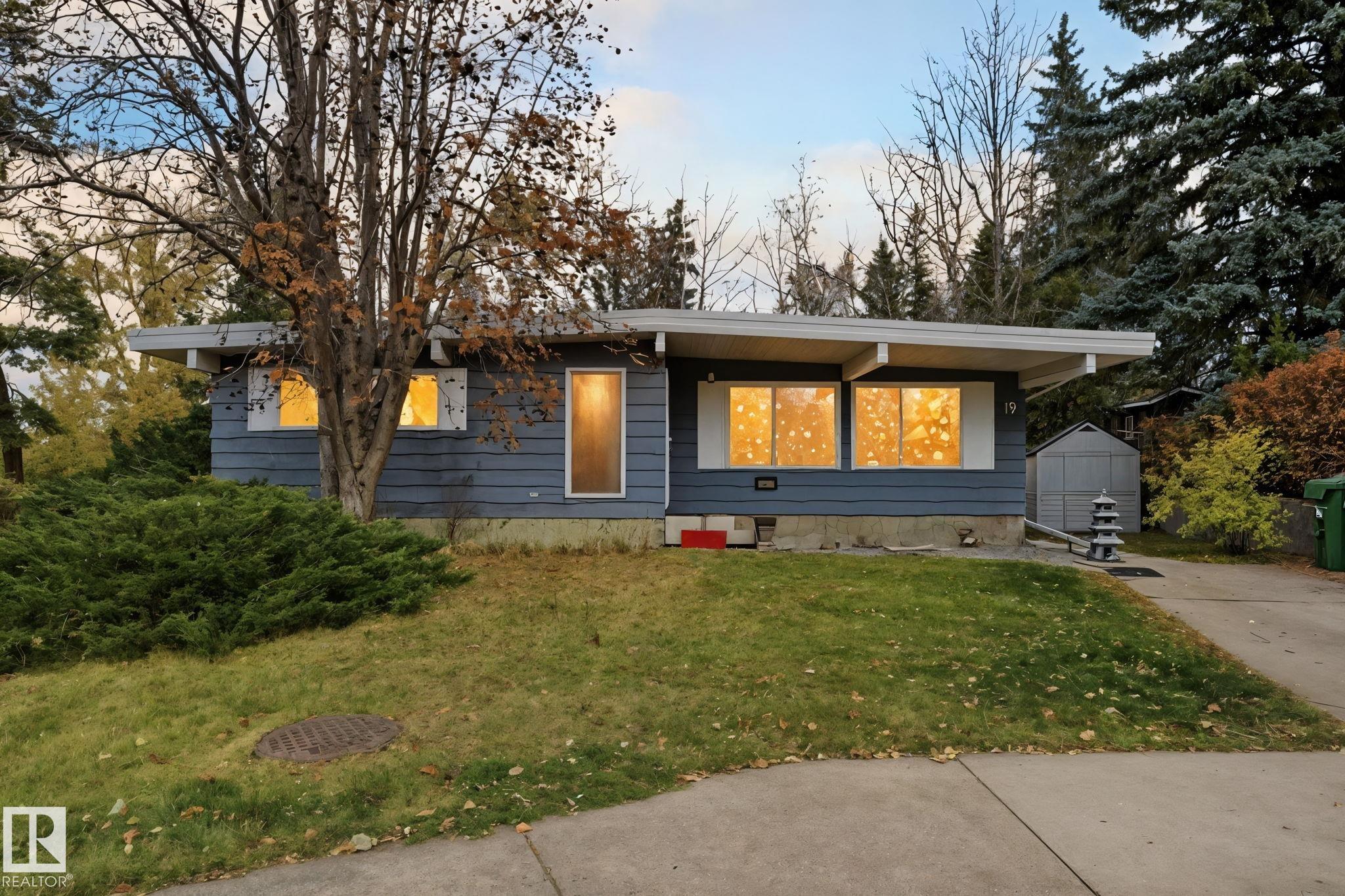 19 GREENBRIER Crescent, E4463726, Alberta,