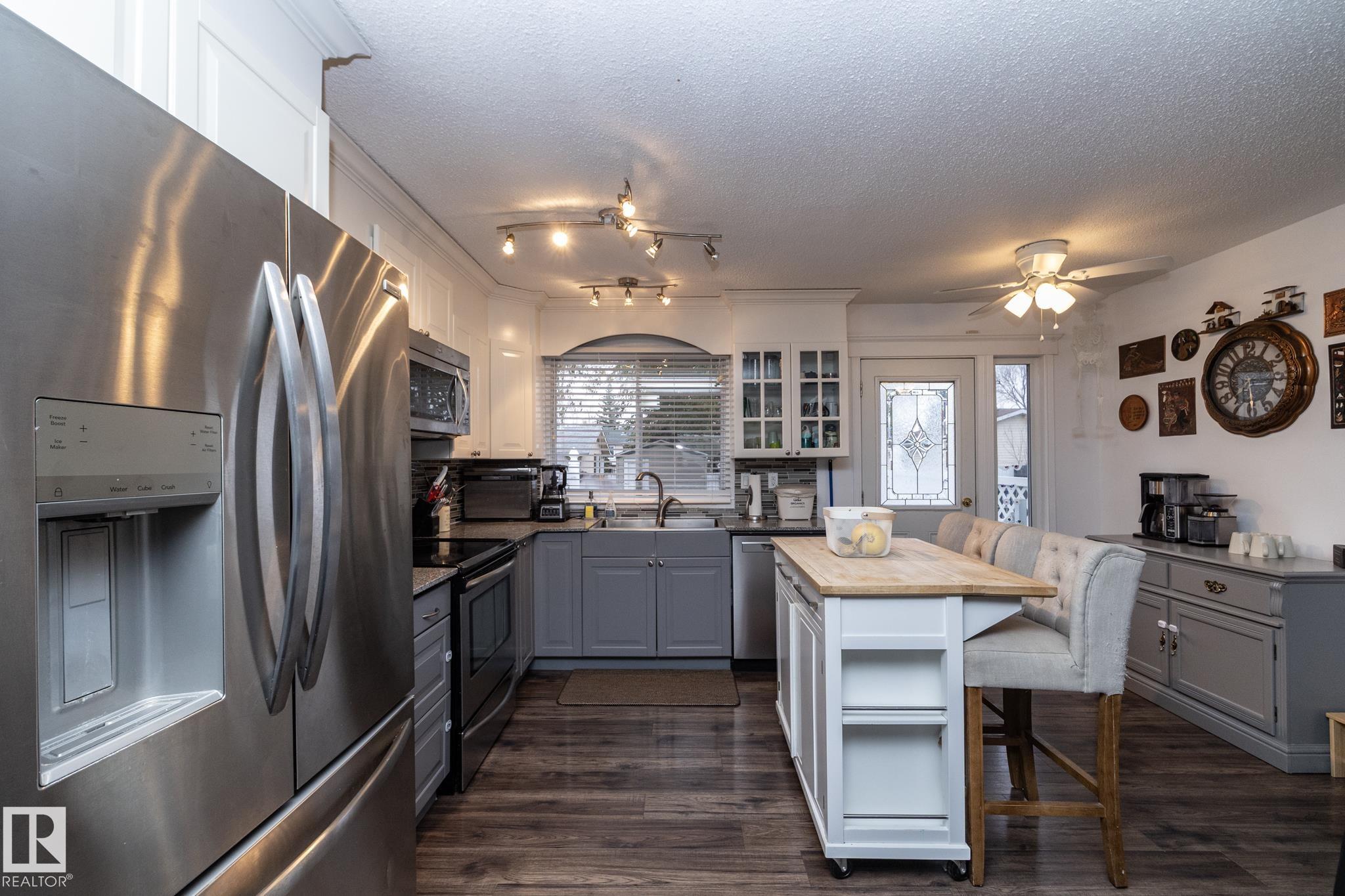 73 South Park Drive, E4463736, Alberta,