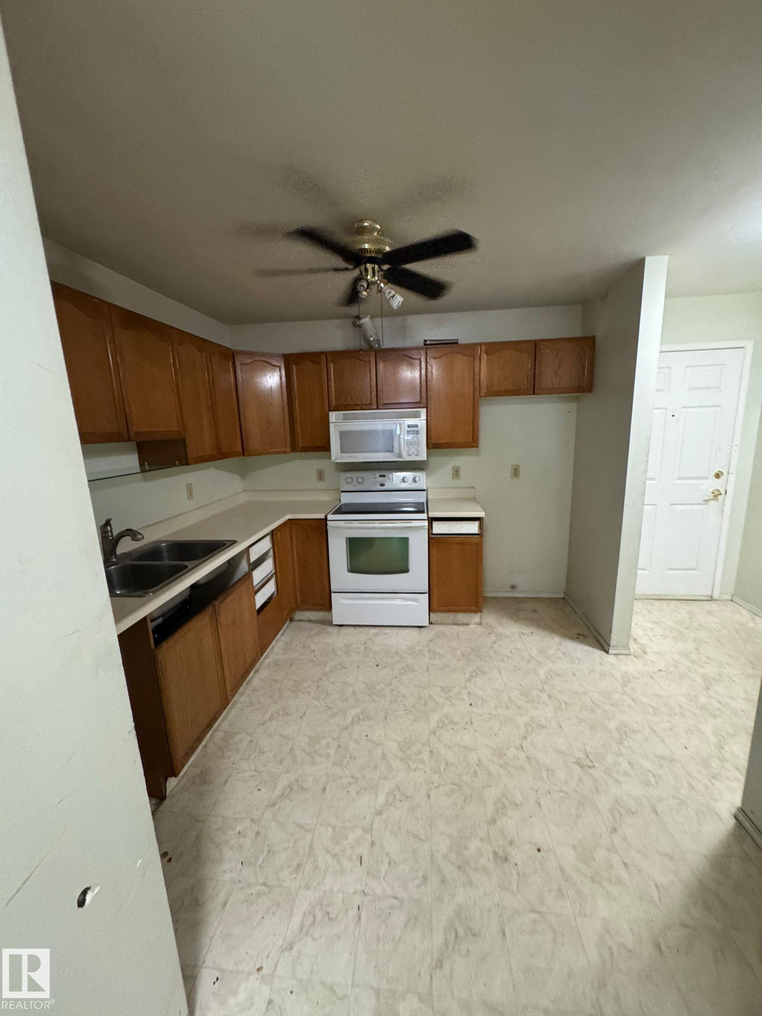 Fourth View of Terra Losa, Edmonton, Alberta, T5T 5Z5