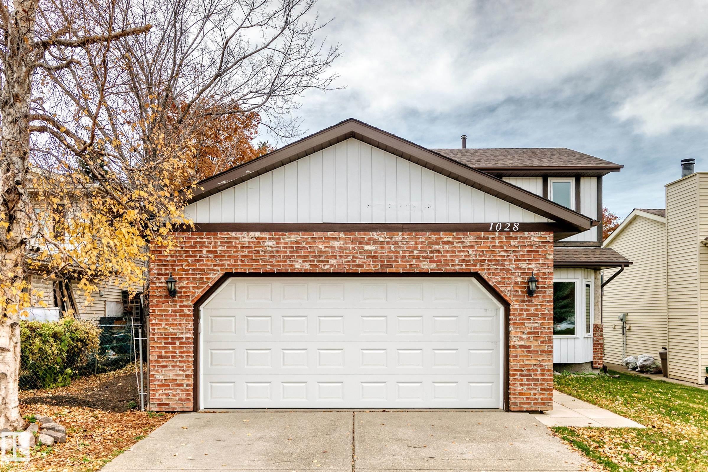 Second View of 1028 107 Street, Bearspaw (Edmonton), Edmonton, Alberta, T6J 6H2