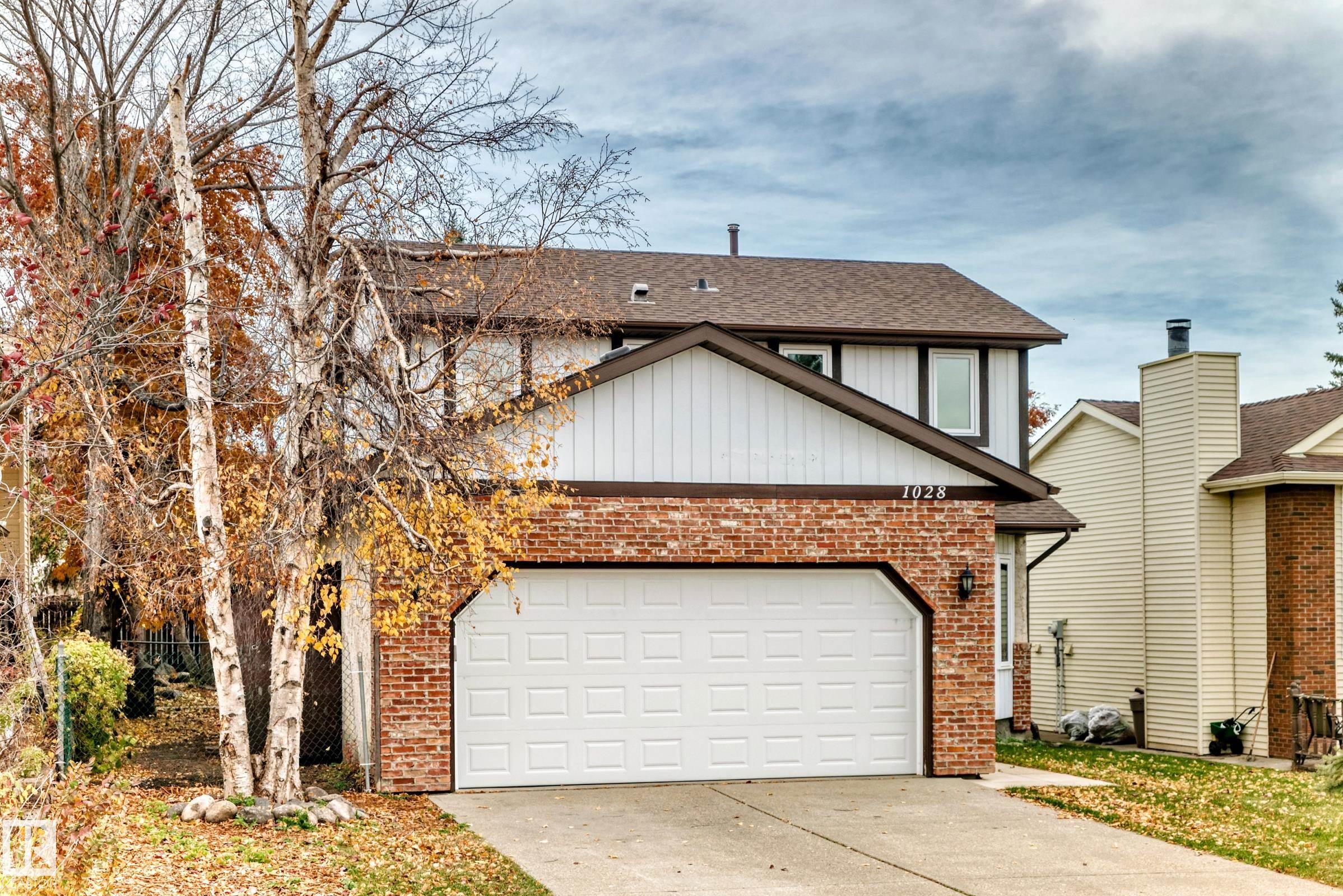 Third View of 1028 107 Street, Bearspaw (Edmonton), Edmonton, Alberta, T6J 6H2