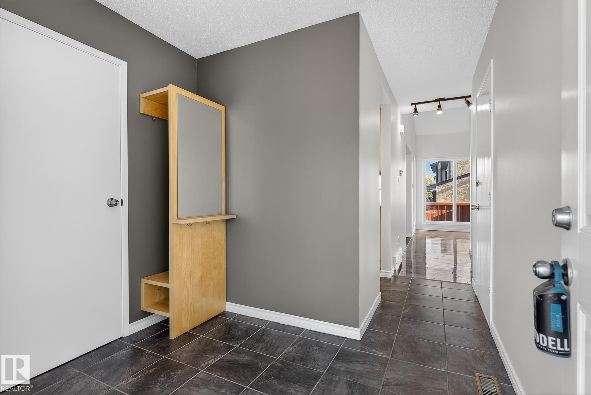 Third View of 208 CHATEAU Place, Belmead, Edmonton, Alberta, T5T 1V3