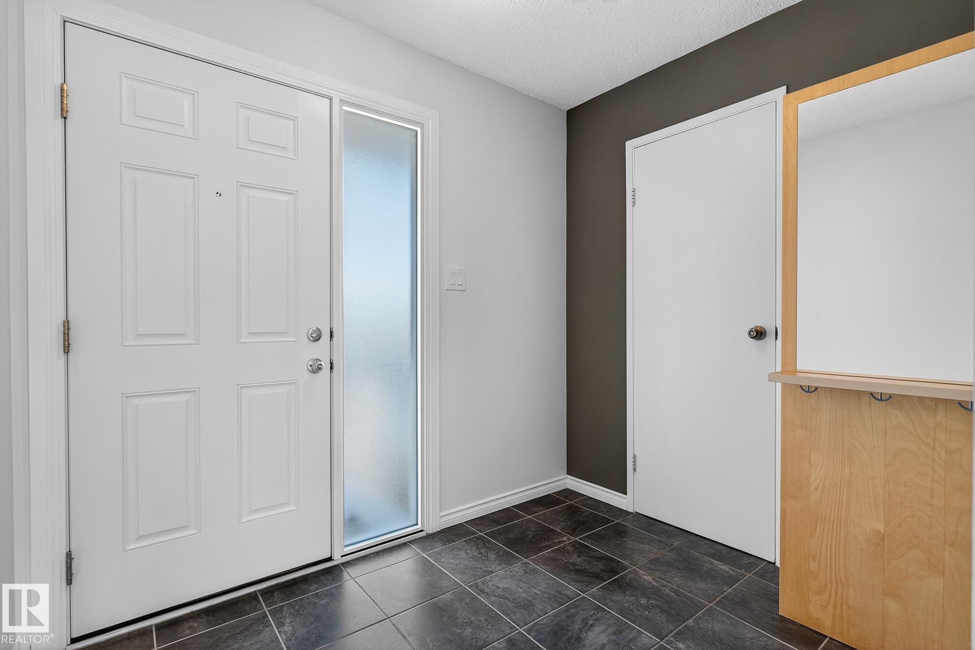 Fourth View of 208 CHATEAU Place, Belmead, Edmonton, Alberta, T5T 1V3