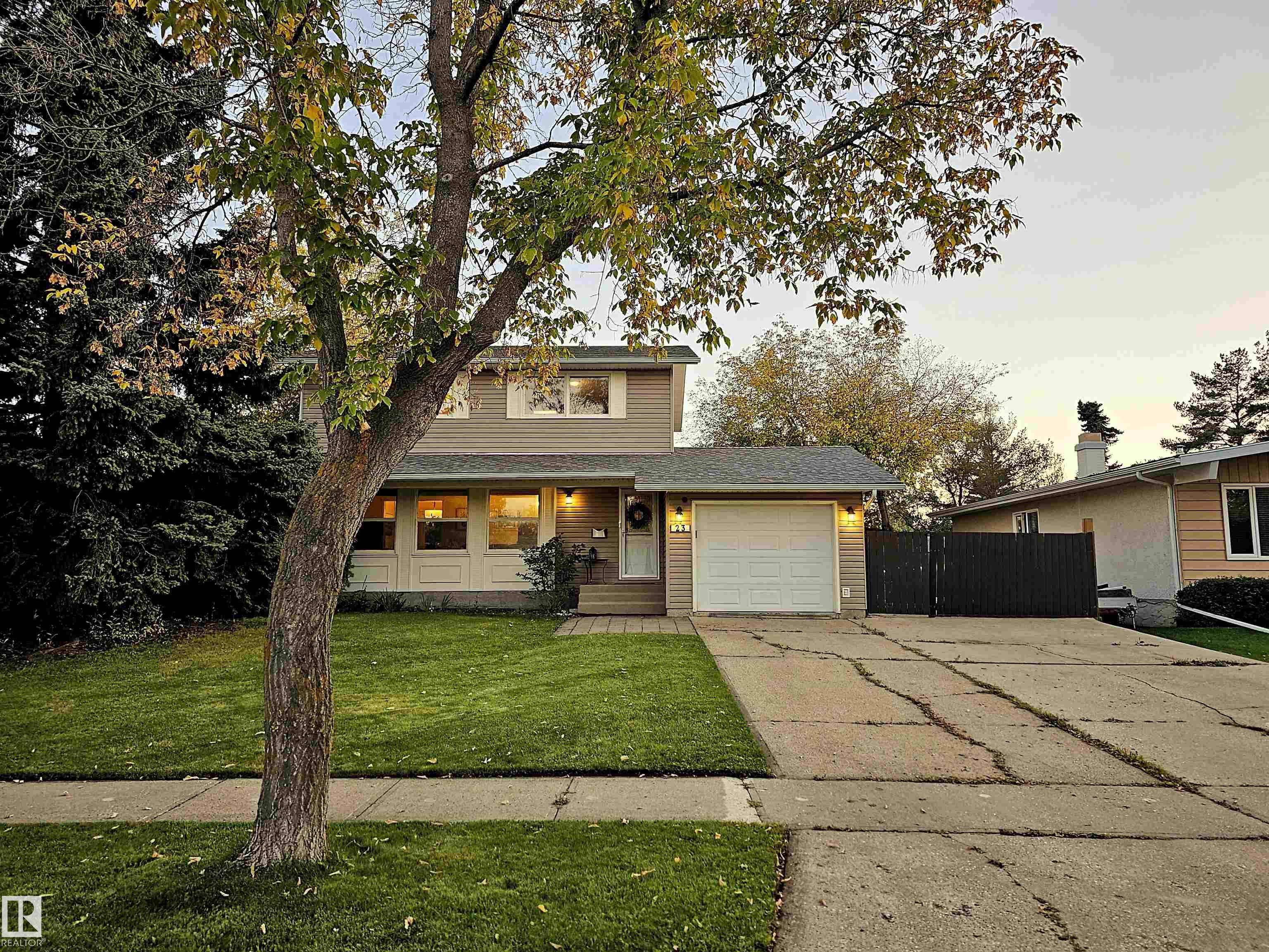 23 ALCOTT Crescent, E4464098, Alberta,