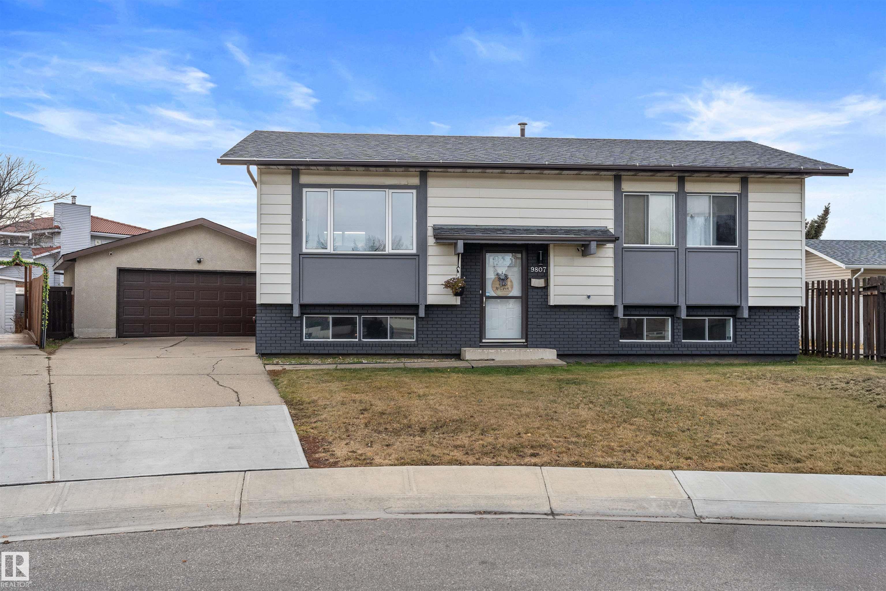 9807 165 Avenue, E4464379, Alberta,