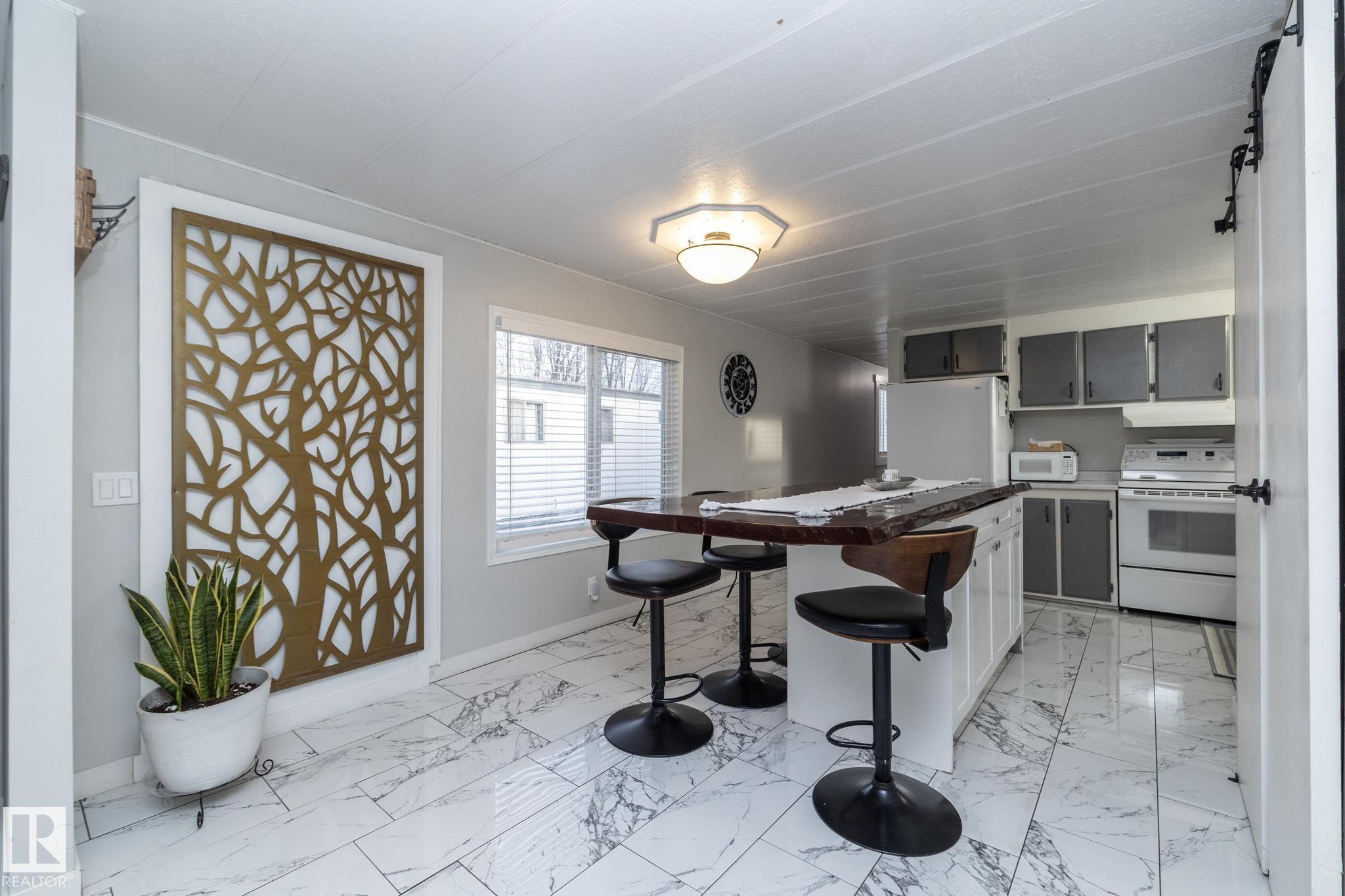 1011 West Mount Crescent, E4464447, Alberta,