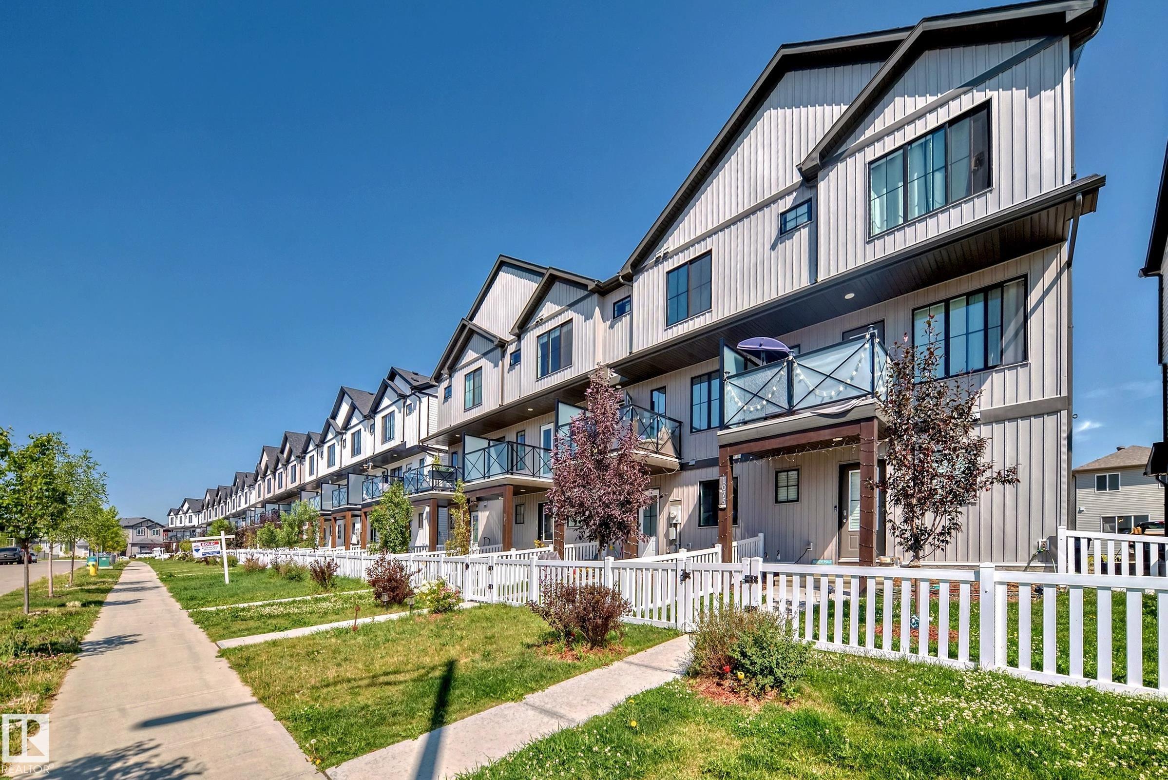 Fourth View of 1077 CY BECKER Road, Cy Becker, Edmonton, Alberta, T5Y 4B7