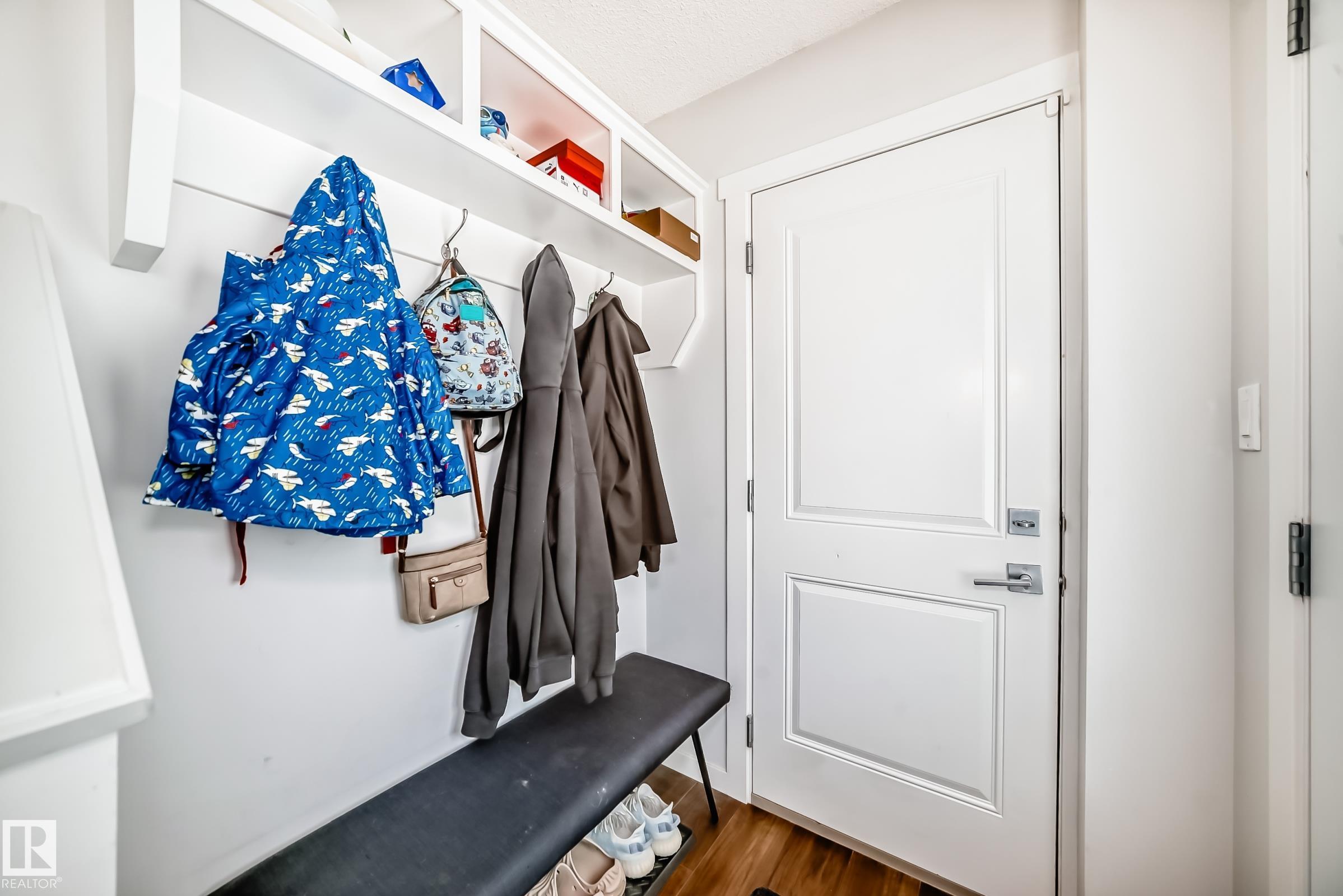 Fifth View of 1077 CY BECKER Road, Cy Becker, Edmonton, Alberta, T5Y 4B7