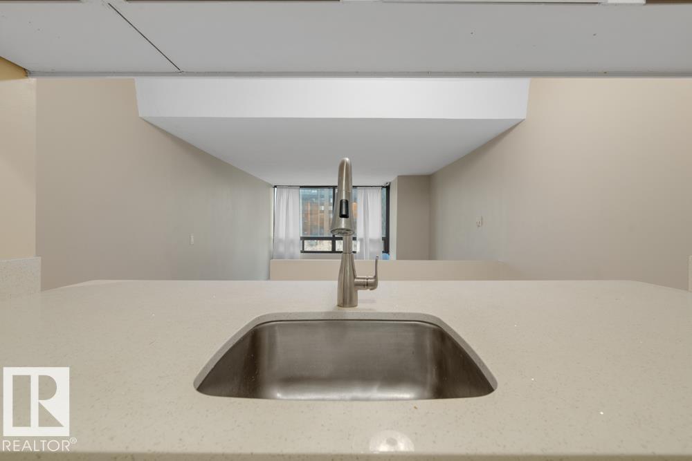 Fourth View of 704 10160 114 Street, Wîhkwêntôwin, Edmonton, Alberta, T5K 2L2