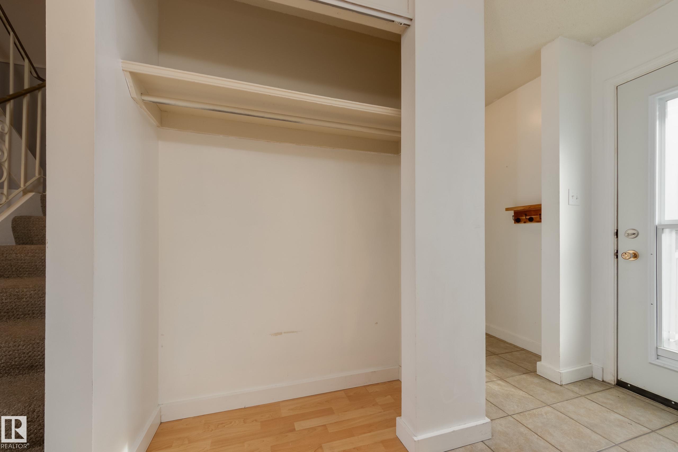 Fifth View of 161 ROYAL Road, Royal Gardens (Edmonton), Edmonton, Alberta, T5J 2E7