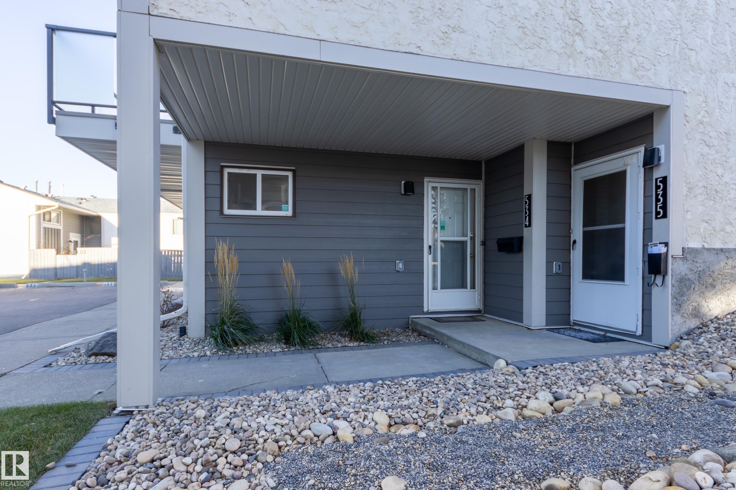 Third View of 534 WILLOW Court NW, Lymburn, Edmonton, Alberta, T5T 2K7