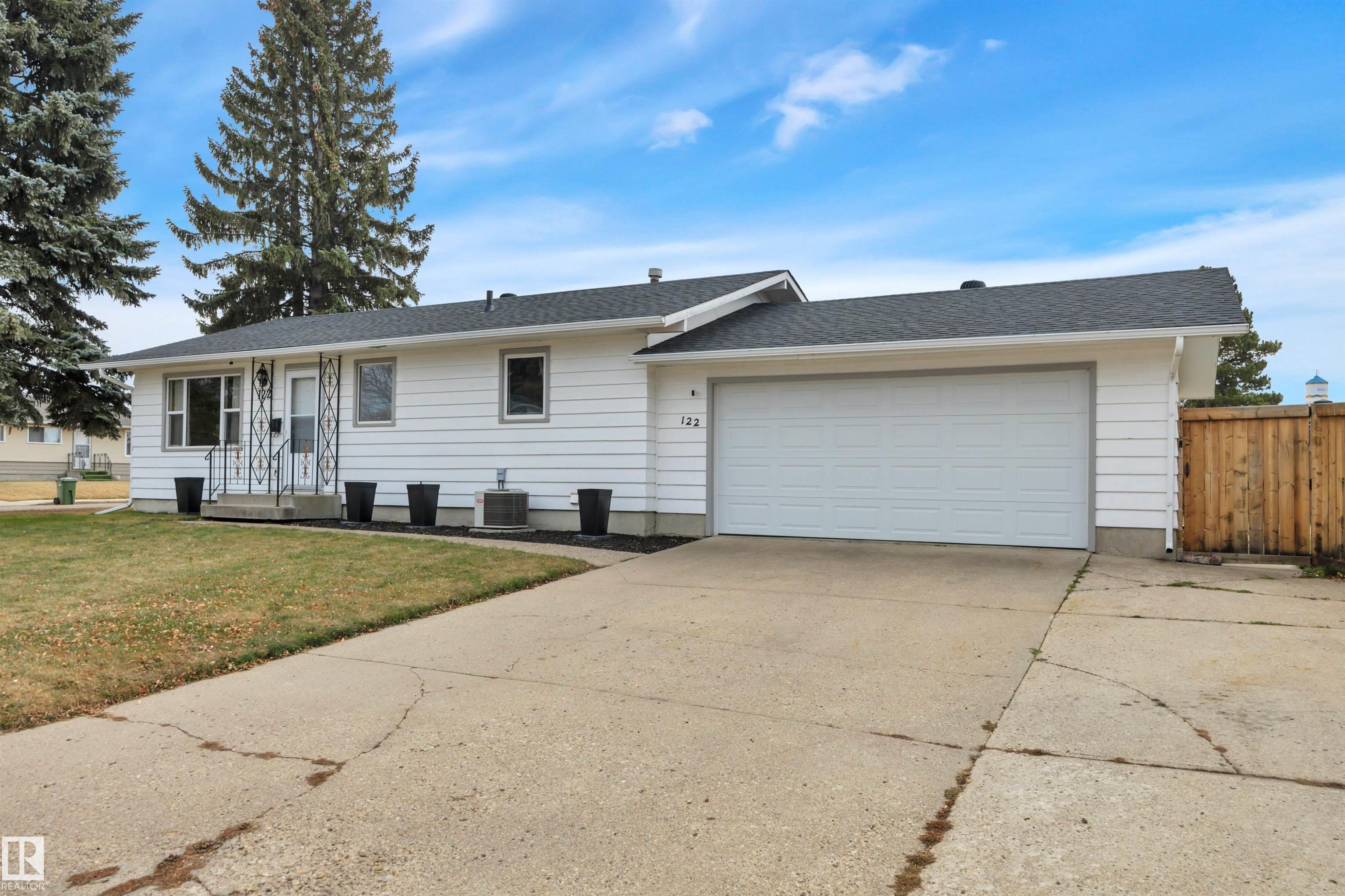 Second View of 122 MAPLE Crescent, South Centennial, Wetaskiwin, Alberta, T9A 2E4