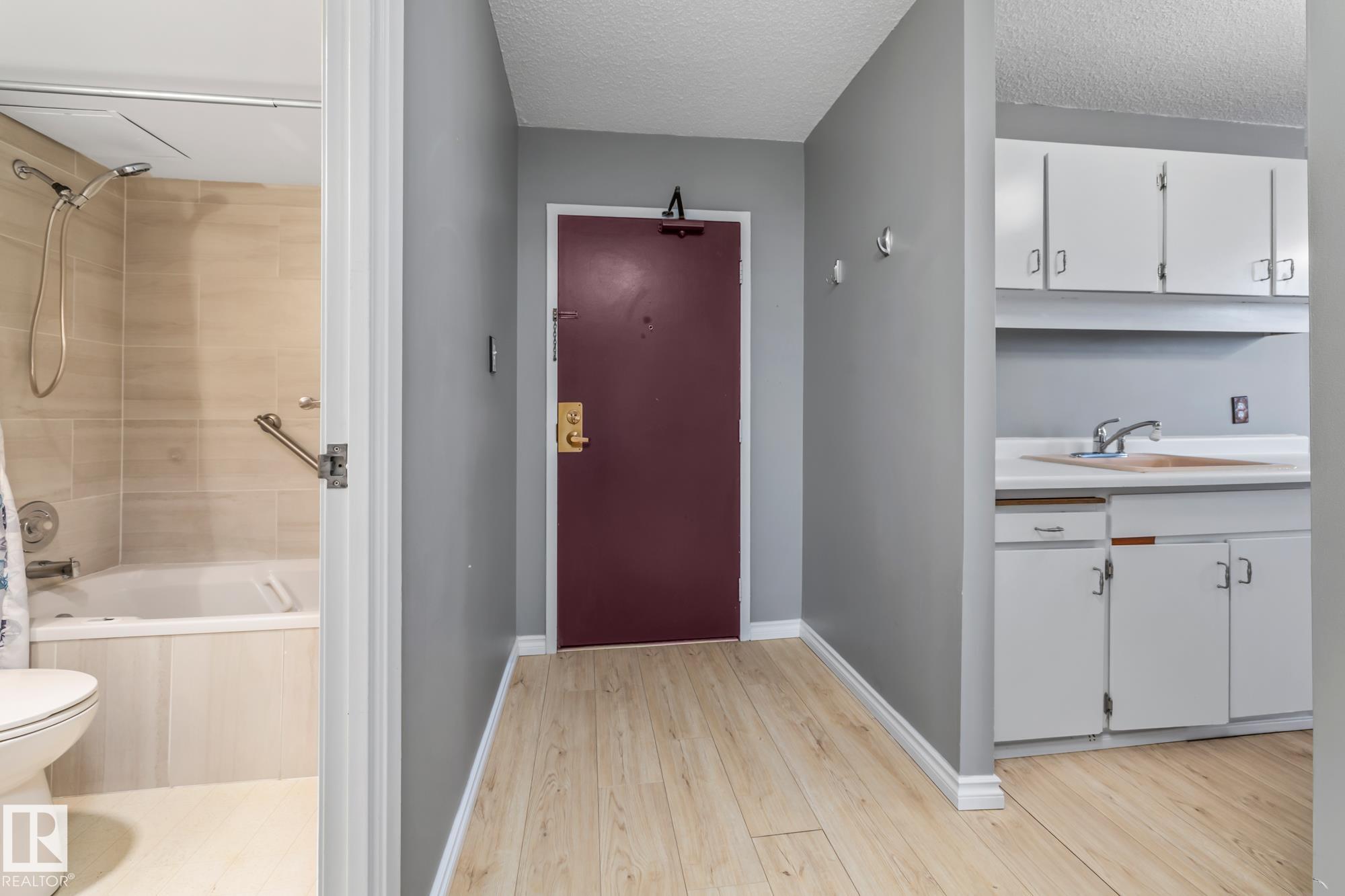 Second View of 805 12141 JASPER Avenue, Wîhkwêntôwin, Edmonton, Alberta, T5N 3X8