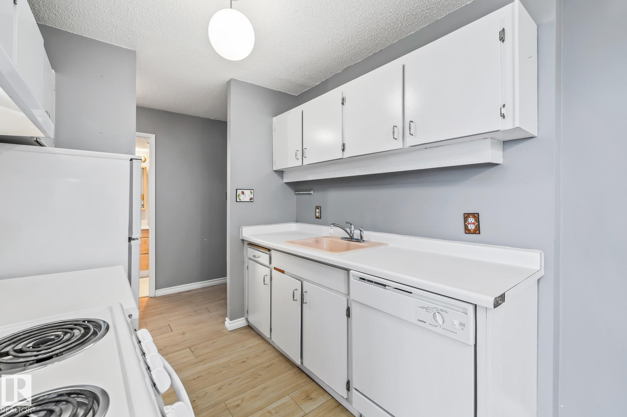 Fifth View of 805 12141 JASPER Avenue, Wîhkwêntôwin, Edmonton, Alberta, T5N 3X8