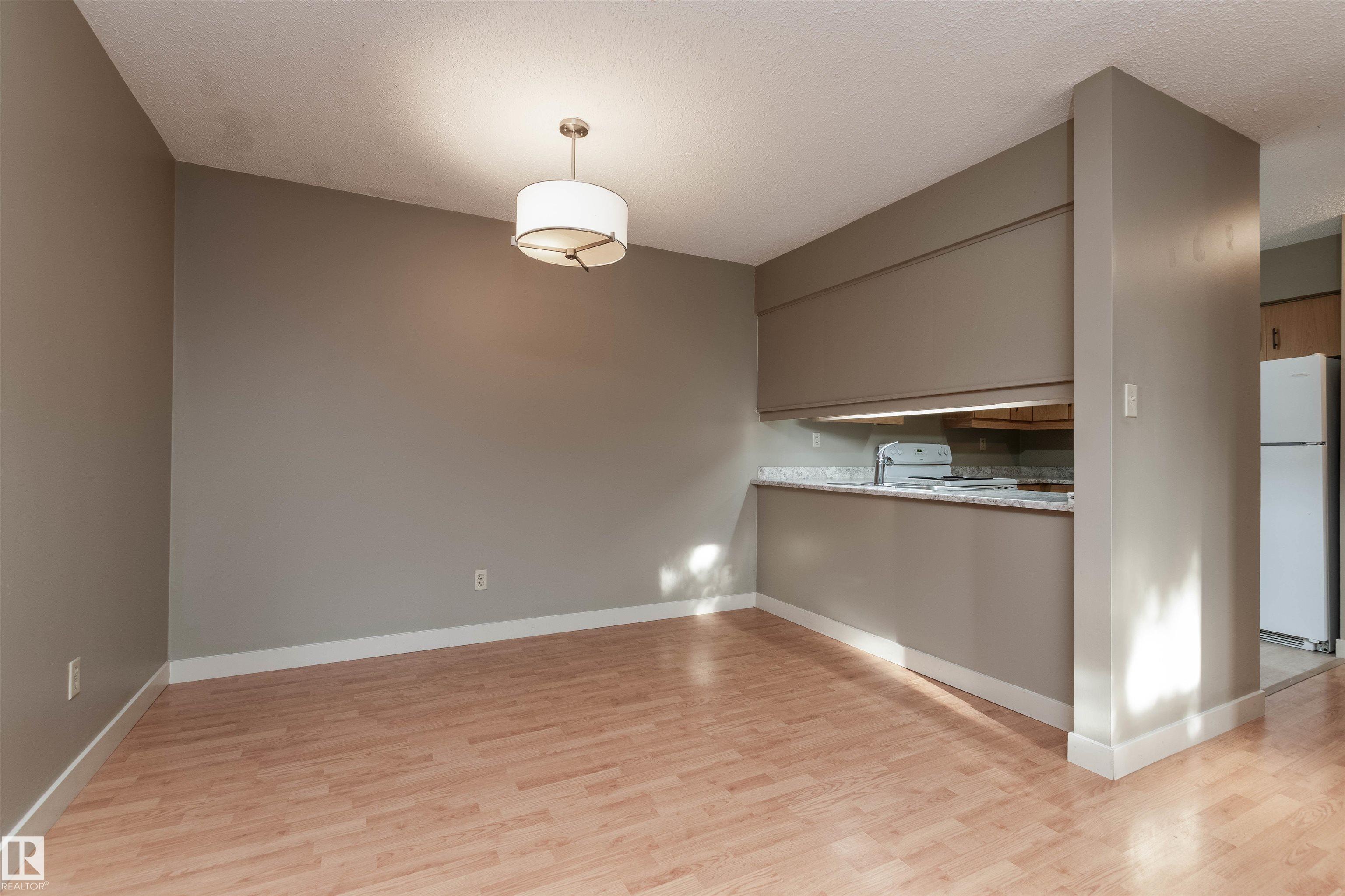 Third View of 208 22 ALPINE Place, Akinsdale, St. Albert, Alberta, T8N 3Y2