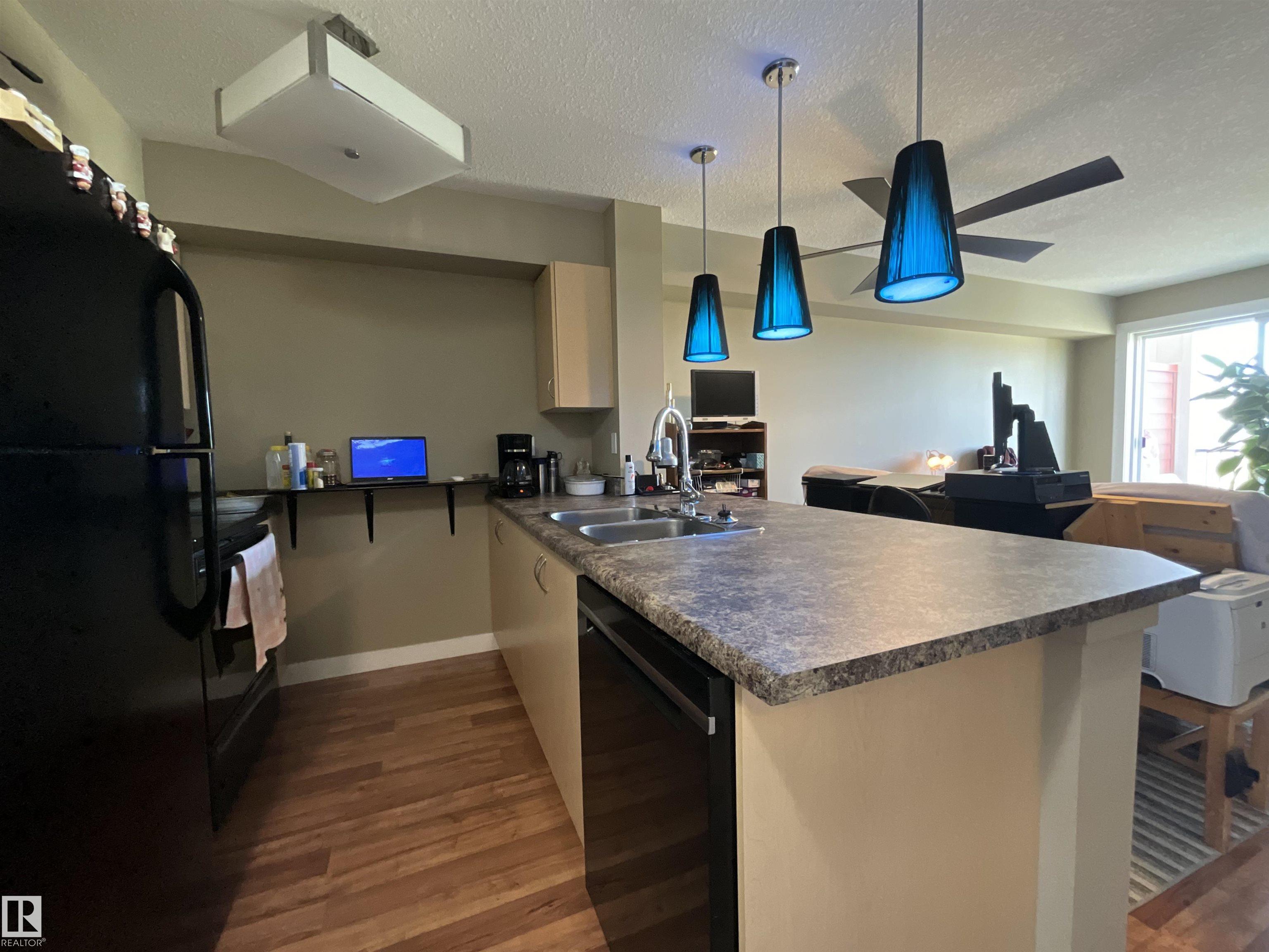 Third View of 406 920 156 Street, South Terwillegar, Edmonton, Alberta, T6R 0N6