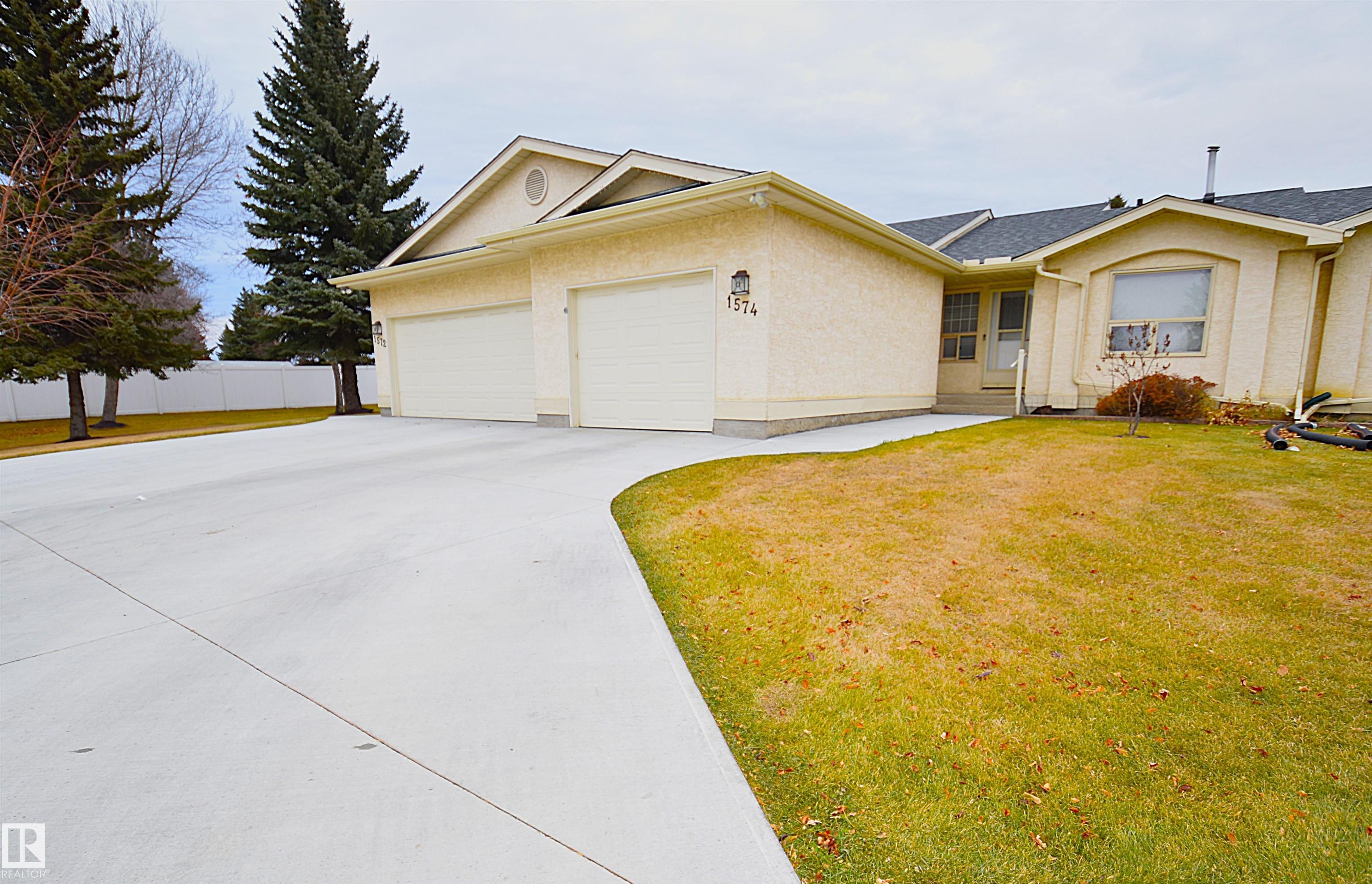 1574 54 Street, E4465219, Alberta,
