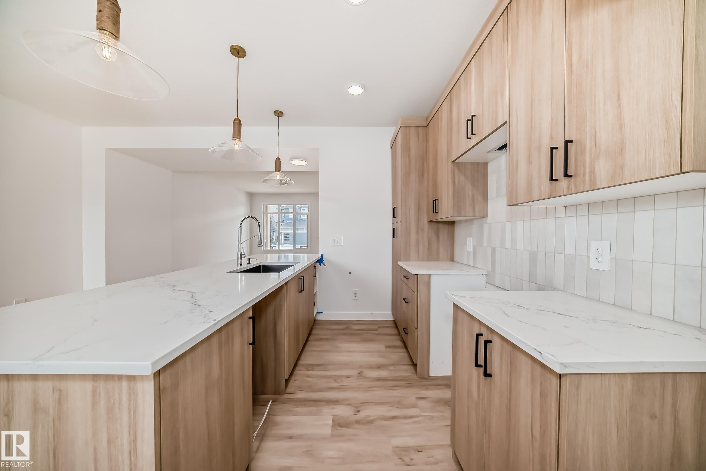 Fifth View of 1324 KESWICK Drive, Keswick, Edmonton, Alberta, T6W 4V8