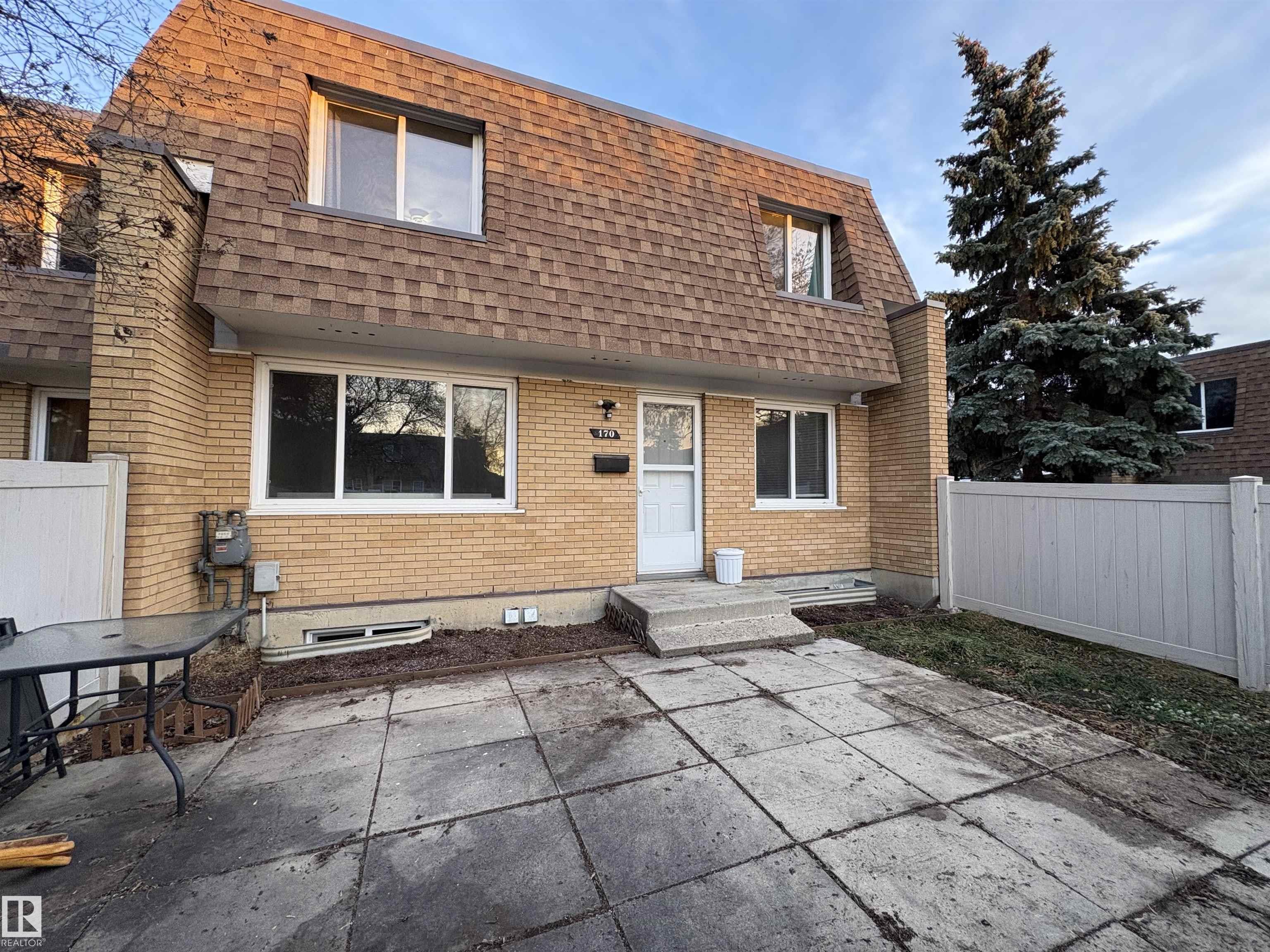 170 LONDONDERRY SQUARE Square, E4465376, Alberta,