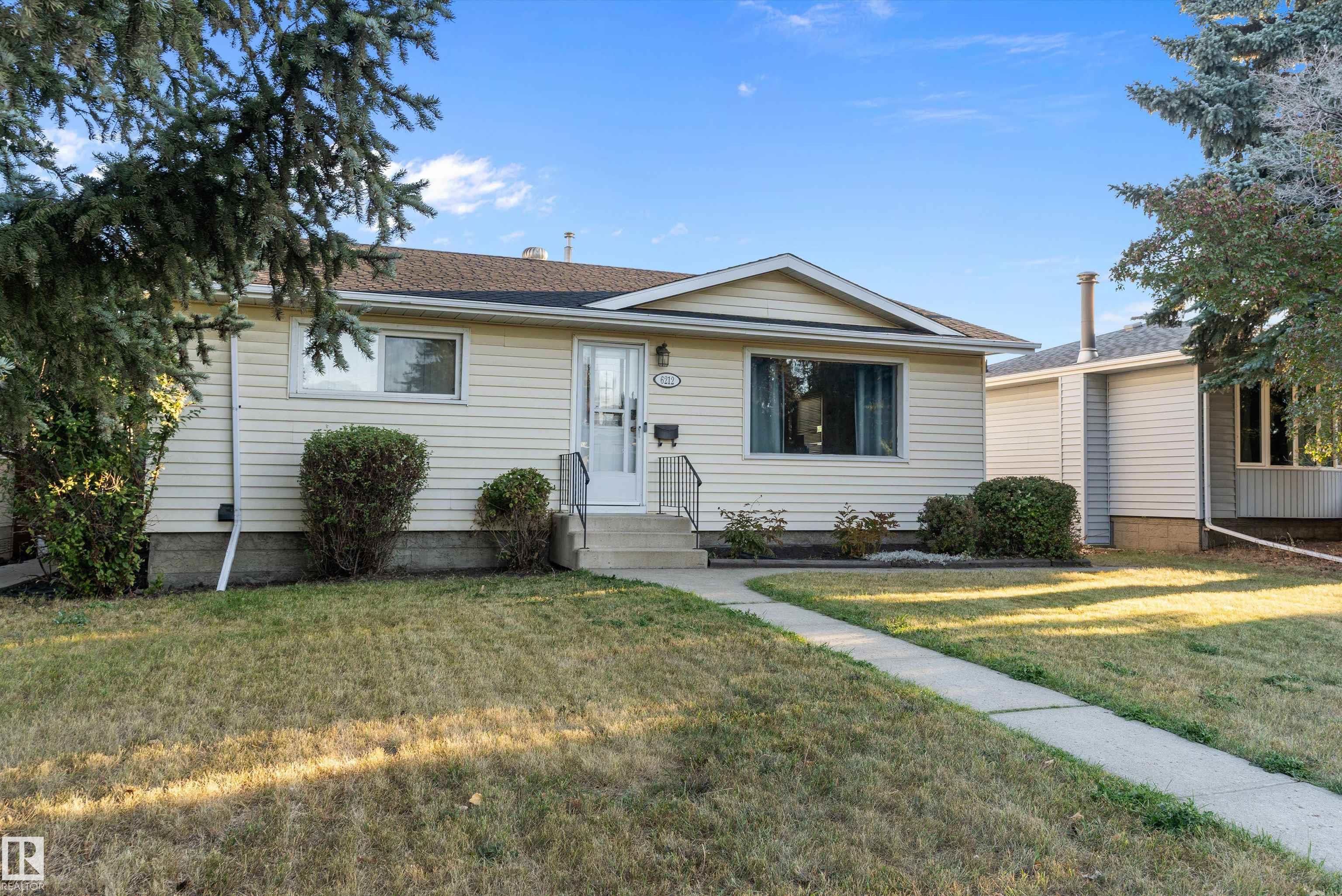 Second View of 6212 89 Avenue, Kenilworth, Edmonton, Alberta, T6B 0M9