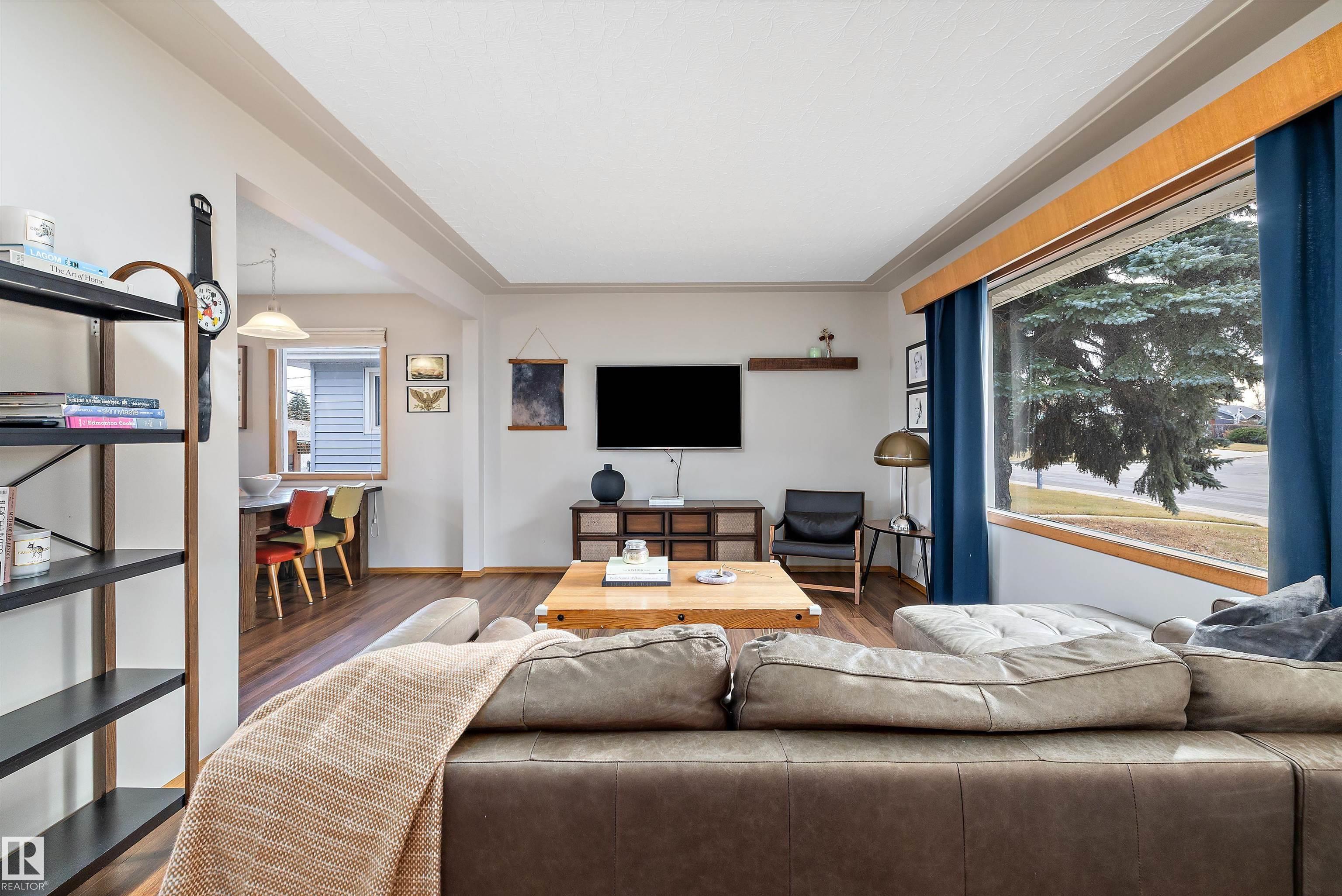 Fifth View of 6212 89 Avenue, Kenilworth, Edmonton, Alberta, T6B 0M9