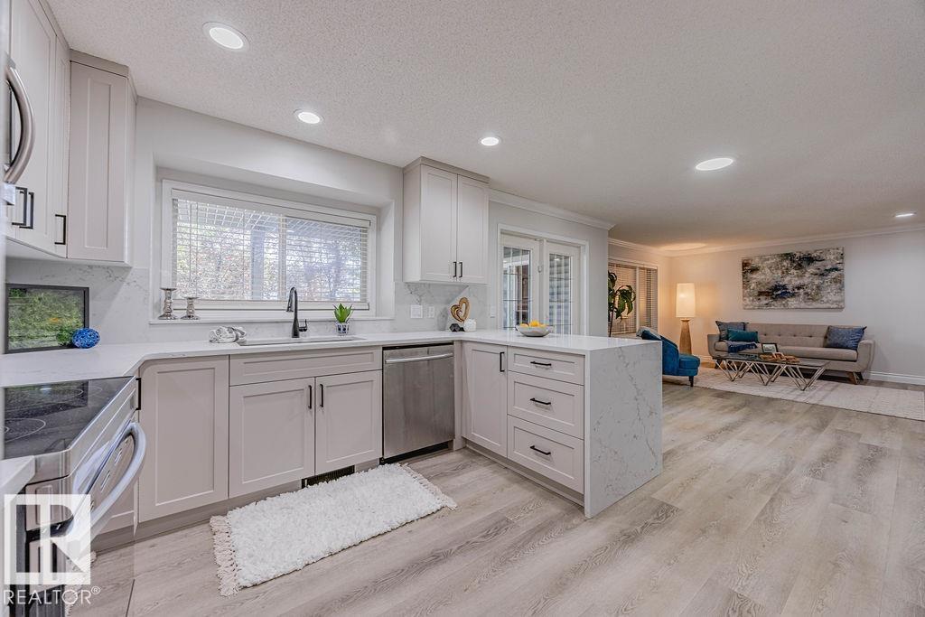 Third View of 10 ORIOLE Court, Oakmont, St. Albert, Alberta, T8N 6L7