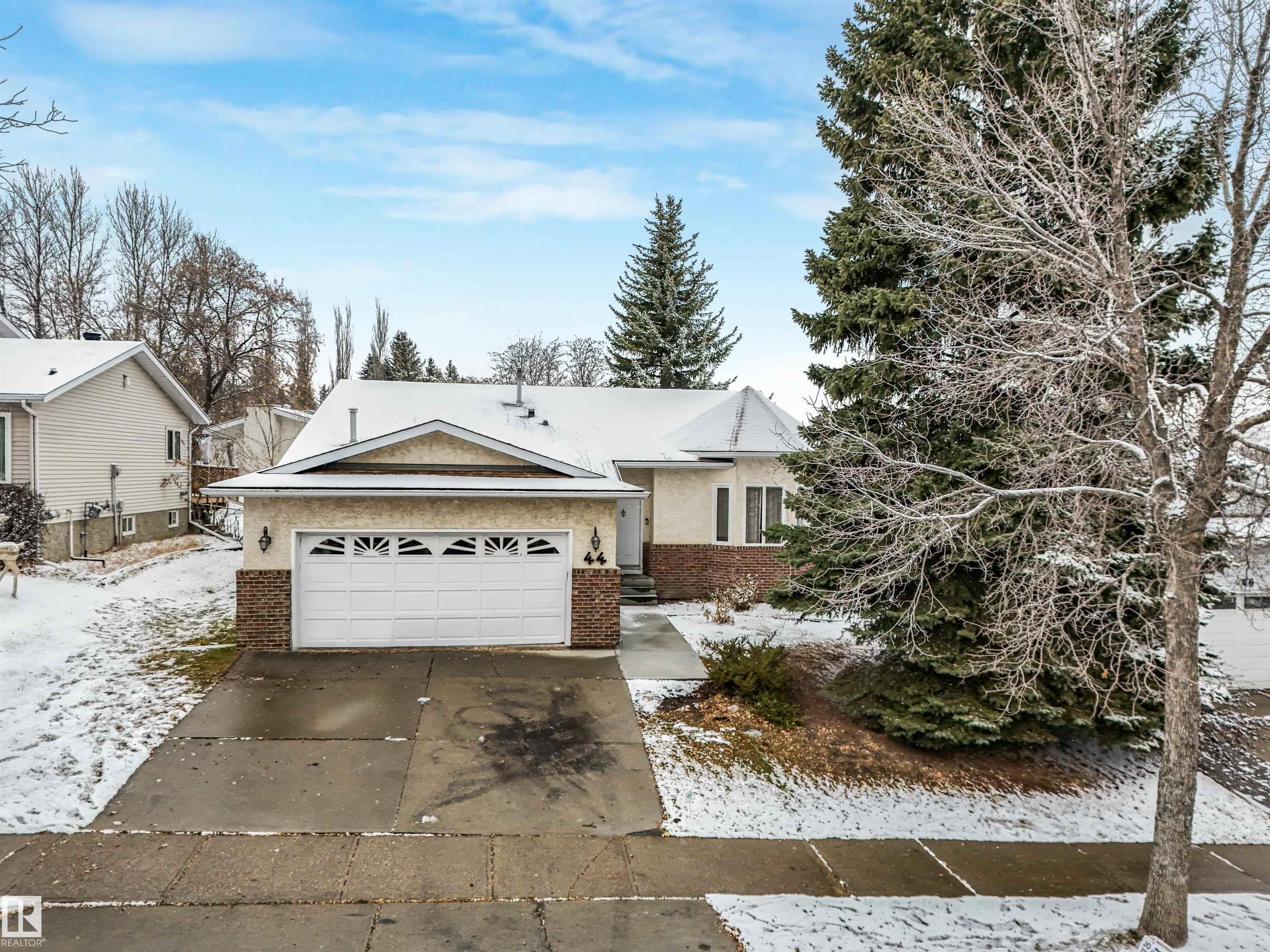 Second View of 44 LENNOX Drive, Lacombe Park, St. Albert, Alberta, T8N 4L4