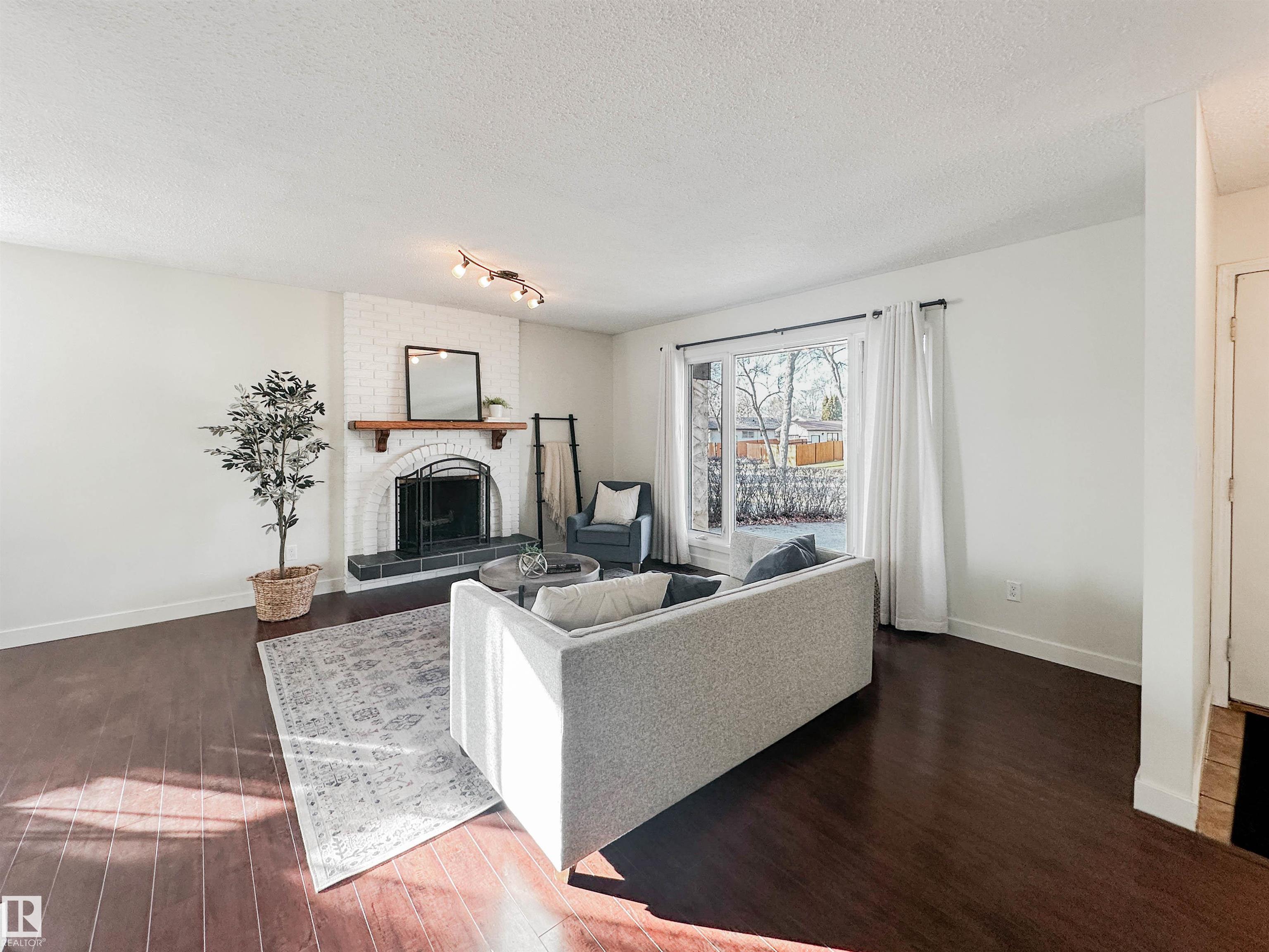 Second View of 9 LONGVIEW Crescent, Lacombe Park, St. Albert, Alberta, T8N 2W1