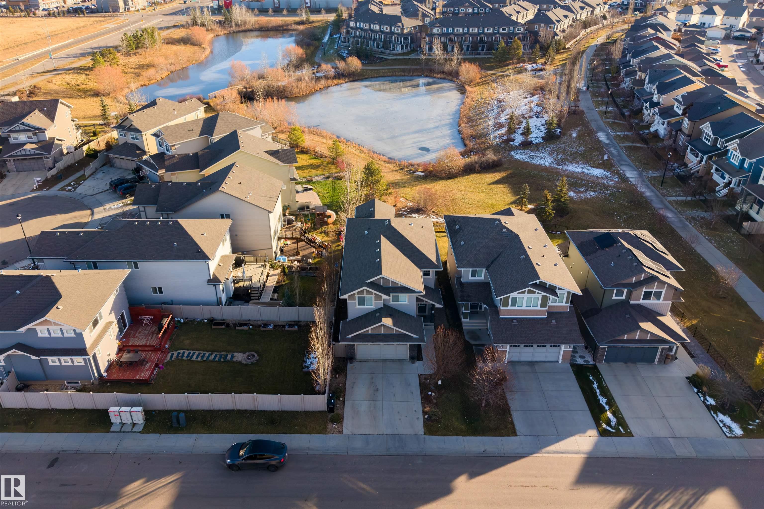 1564 CHAPMAN Way, E4465713, Alberta,