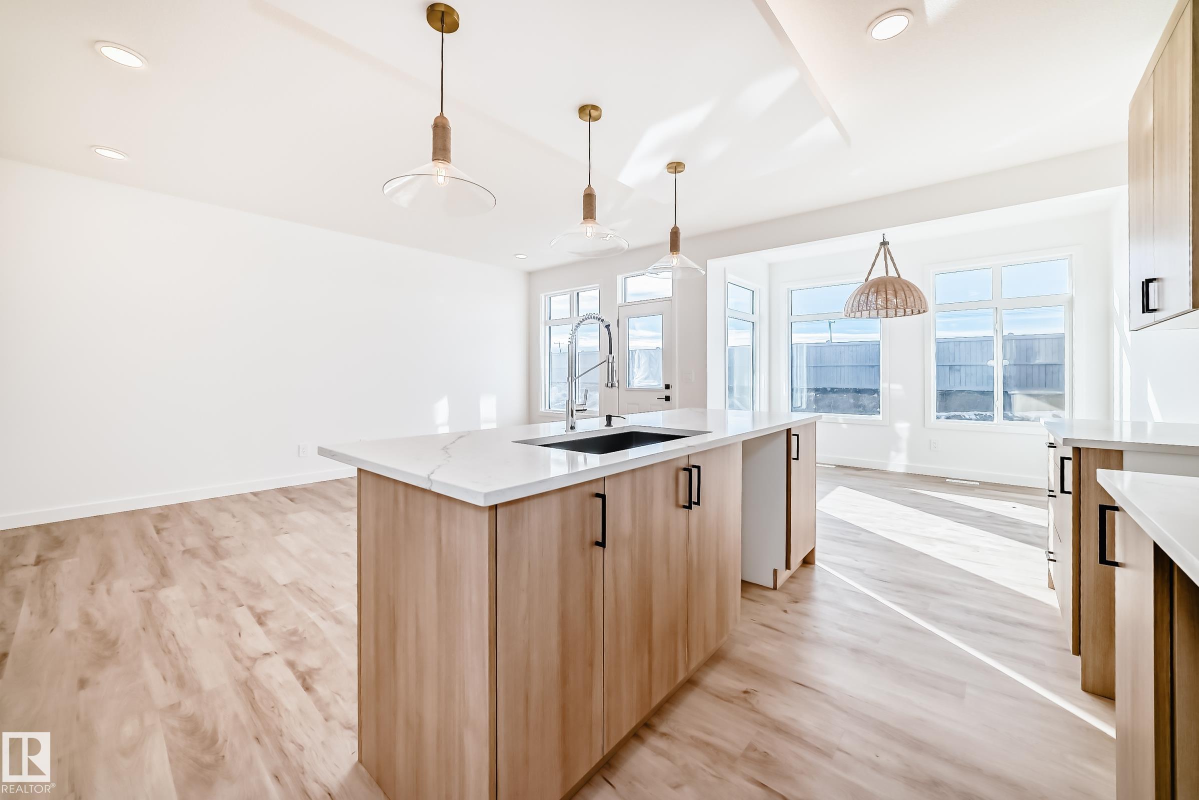 Fourth View of 6315 27 Avenue, Mattson, Edmonton, Alberta, T6W 5S2