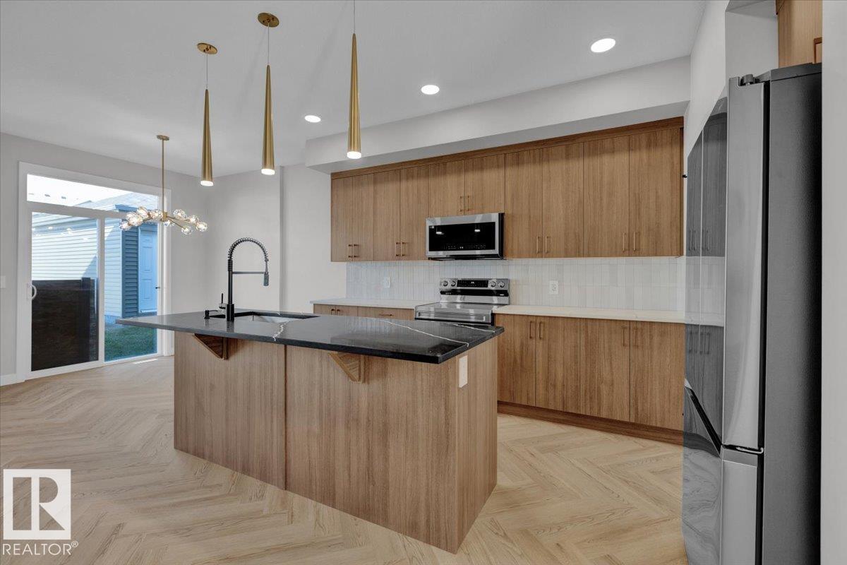 Fourth View of 8242 KIRIAK Loop, Keswick, Edmonton, Alberta, T6W 5S2