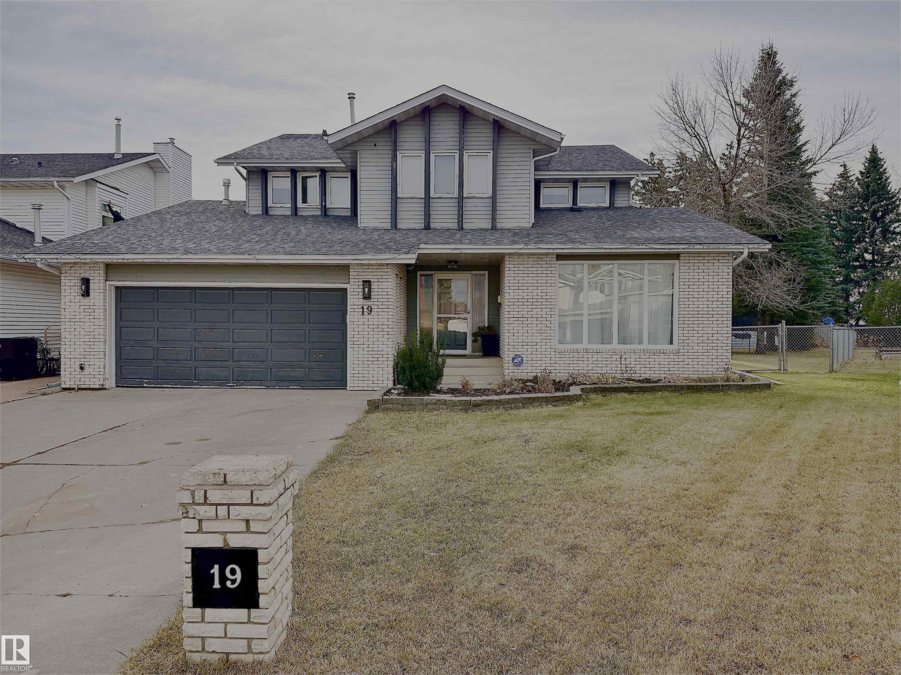 19 GREENBOROUGH Crescent, E4465772, Alberta,