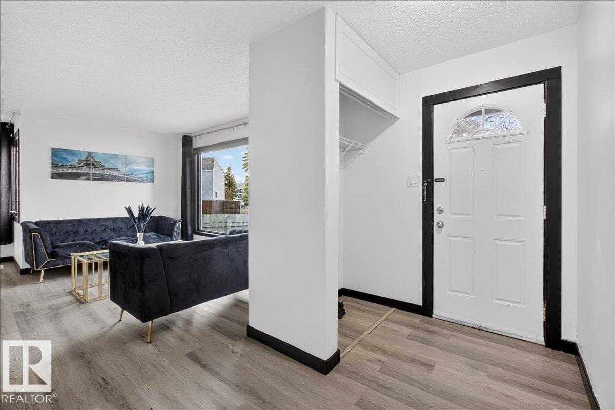 Second View of 33 AMBERLY Court, Casselman, Edmonton, Alberta, T5A 2H9