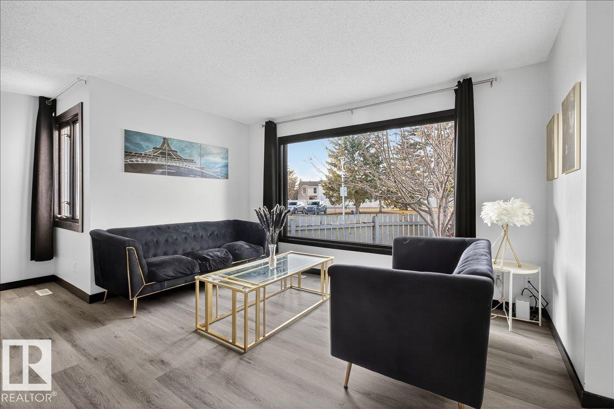 Third View of 33 AMBERLY Court, Casselman, Edmonton, Alberta, T5A 2H9