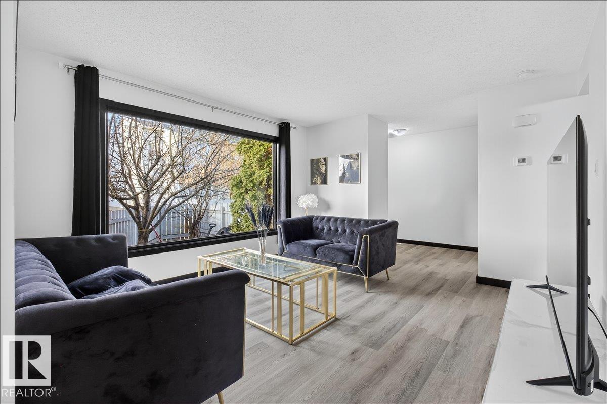 Fourth View of 33 AMBERLY Court, Casselman, Edmonton, Alberta, T5A 2H9