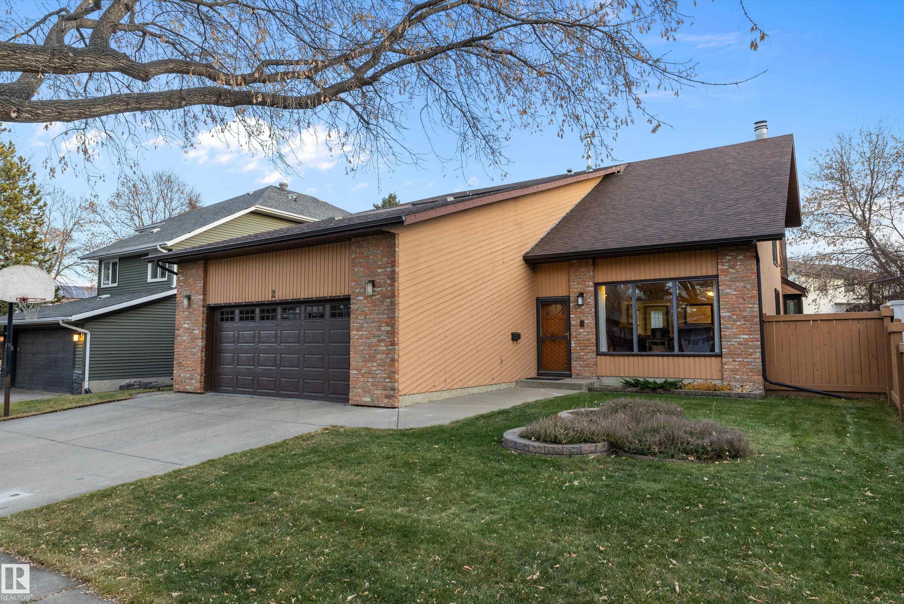 Second View of 2 LEBLANC Place, Lacombe Park, St. Albert, Alberta, T8N 4P1