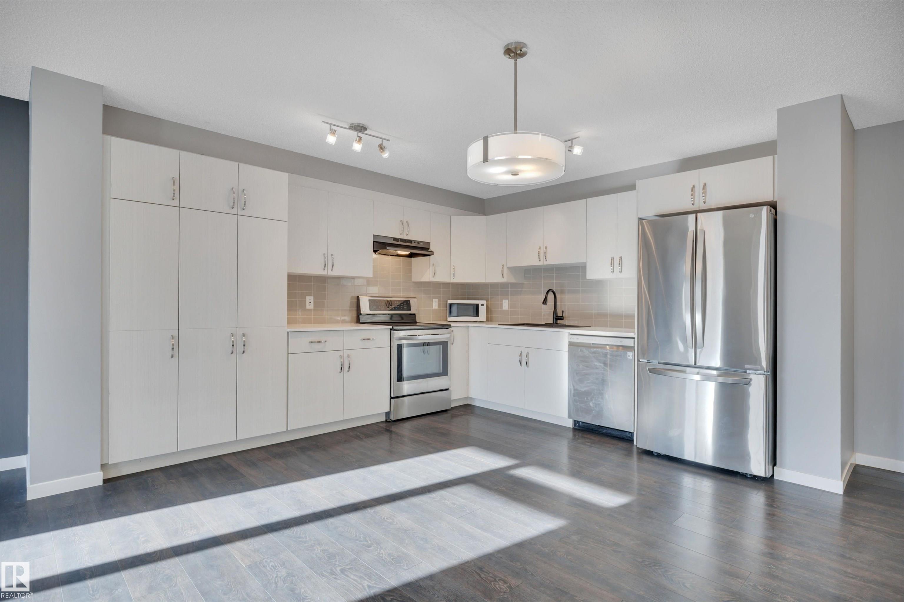 Fifth View of Windermere, Edmonton, Alberta, T6W 3V5