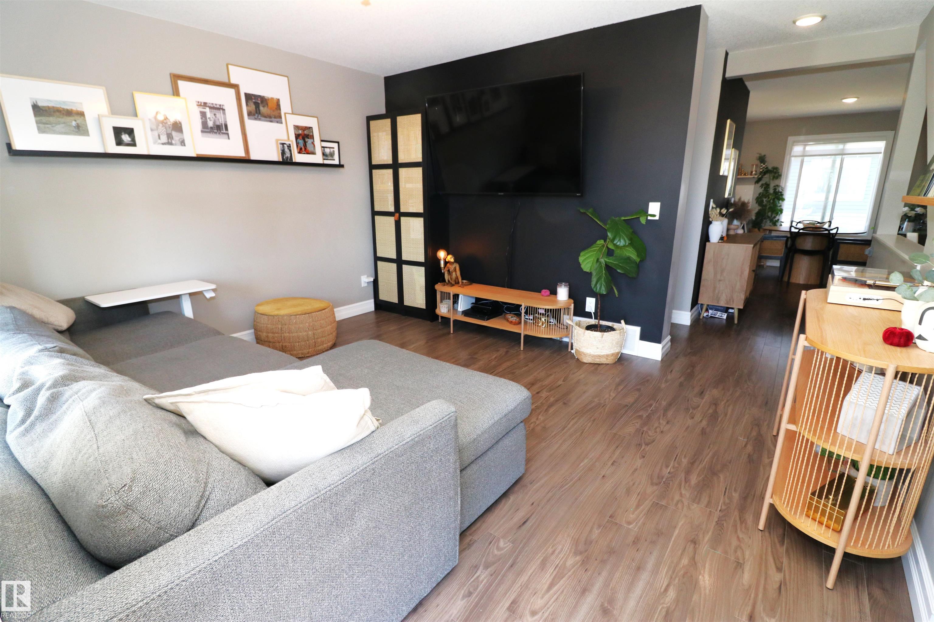 Third View of 1508 105 Street, Bearspaw (Edmonton), Edmonton, Alberta, T6J 5R8