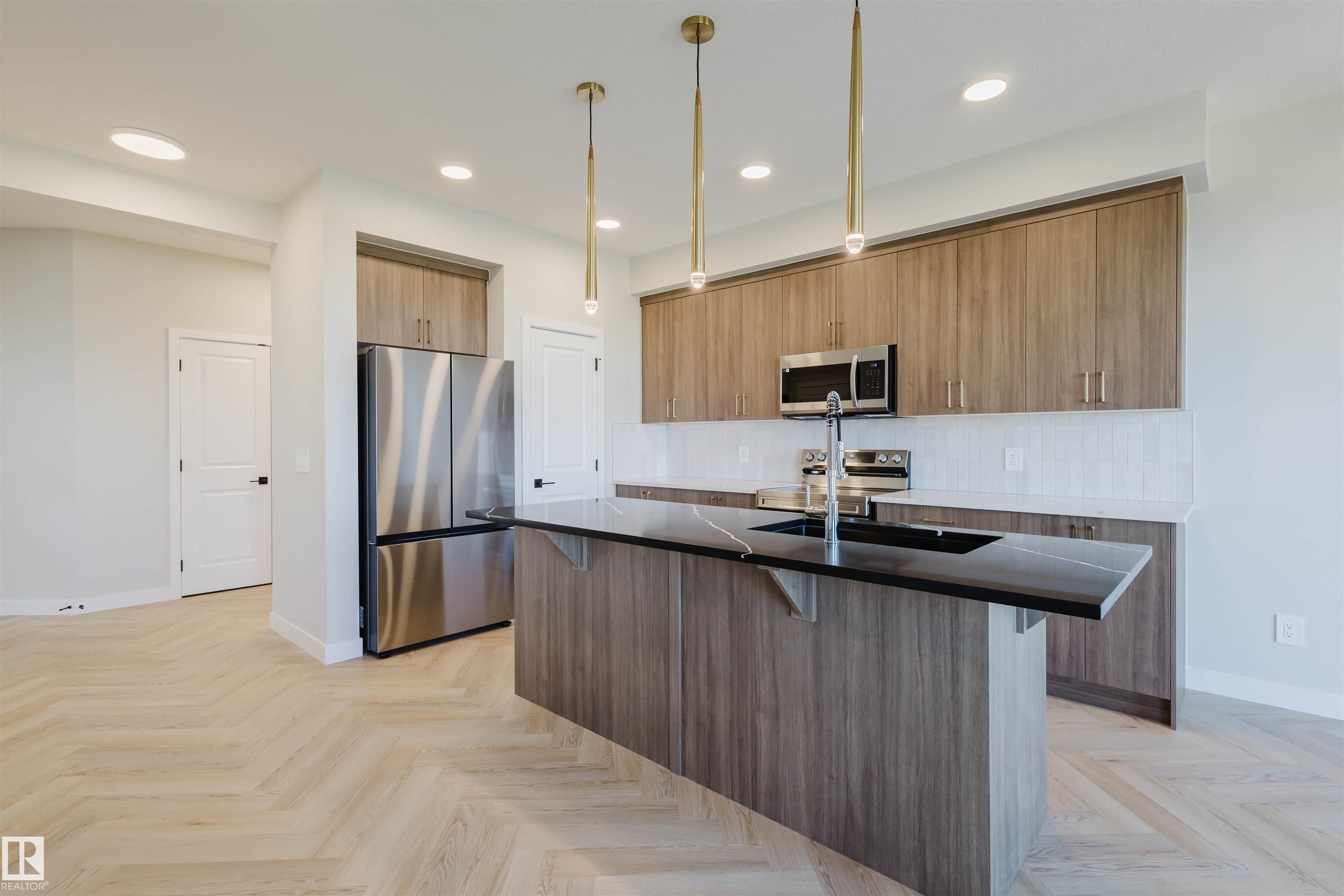 37 CHARTRES Close, E4466071, Alberta,