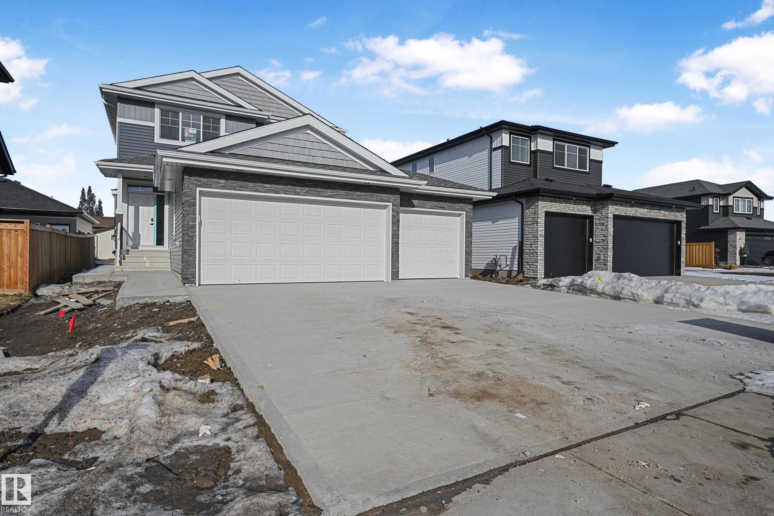 76 MAPLE Crescent, E4466136, Alberta,