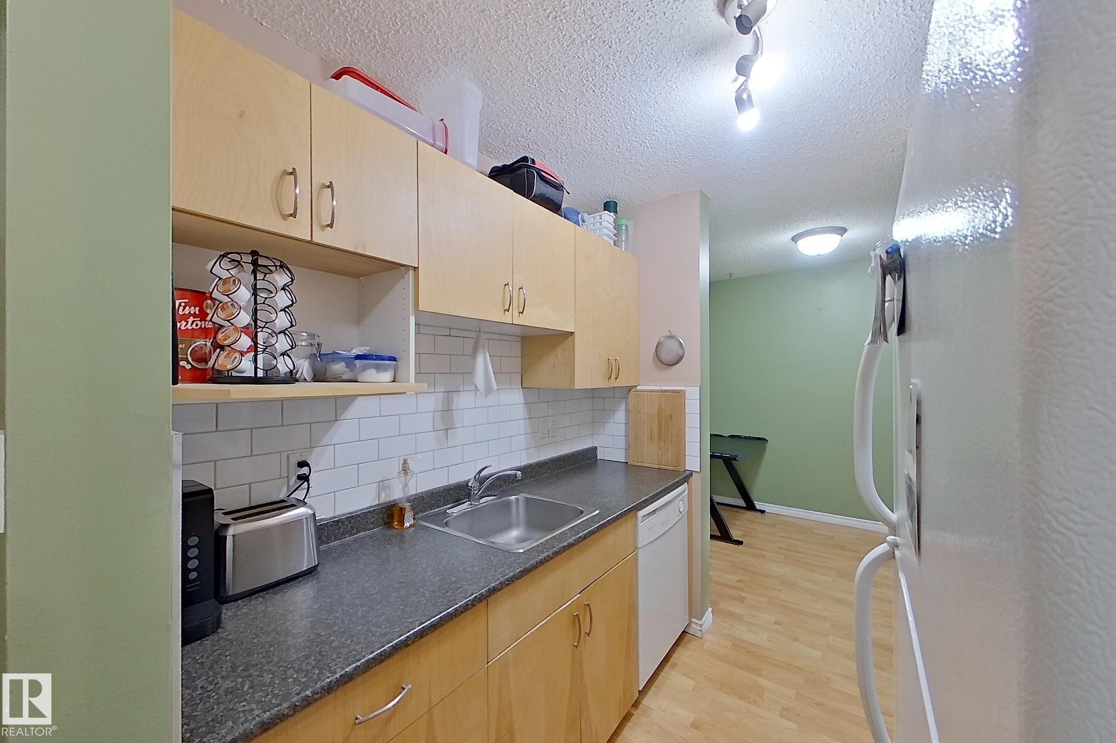 Fifth View of 103 9816 156 Street, Glenwood (Edmonton), Edmonton, Alberta, T5P 2P3