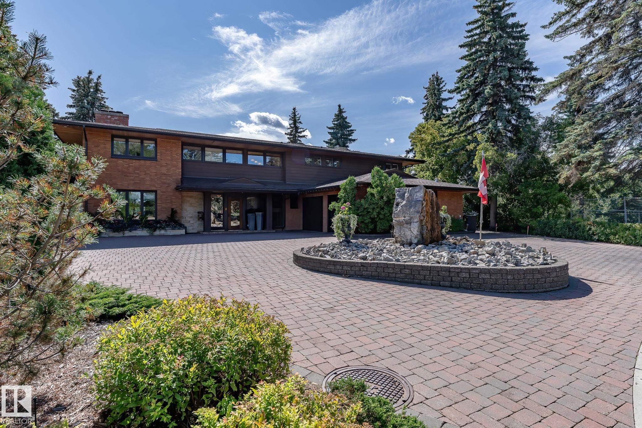 Third View of 8 VALLEYVIEW Point(e), Parkview, Edmonton, Alberta, T5R 5T4