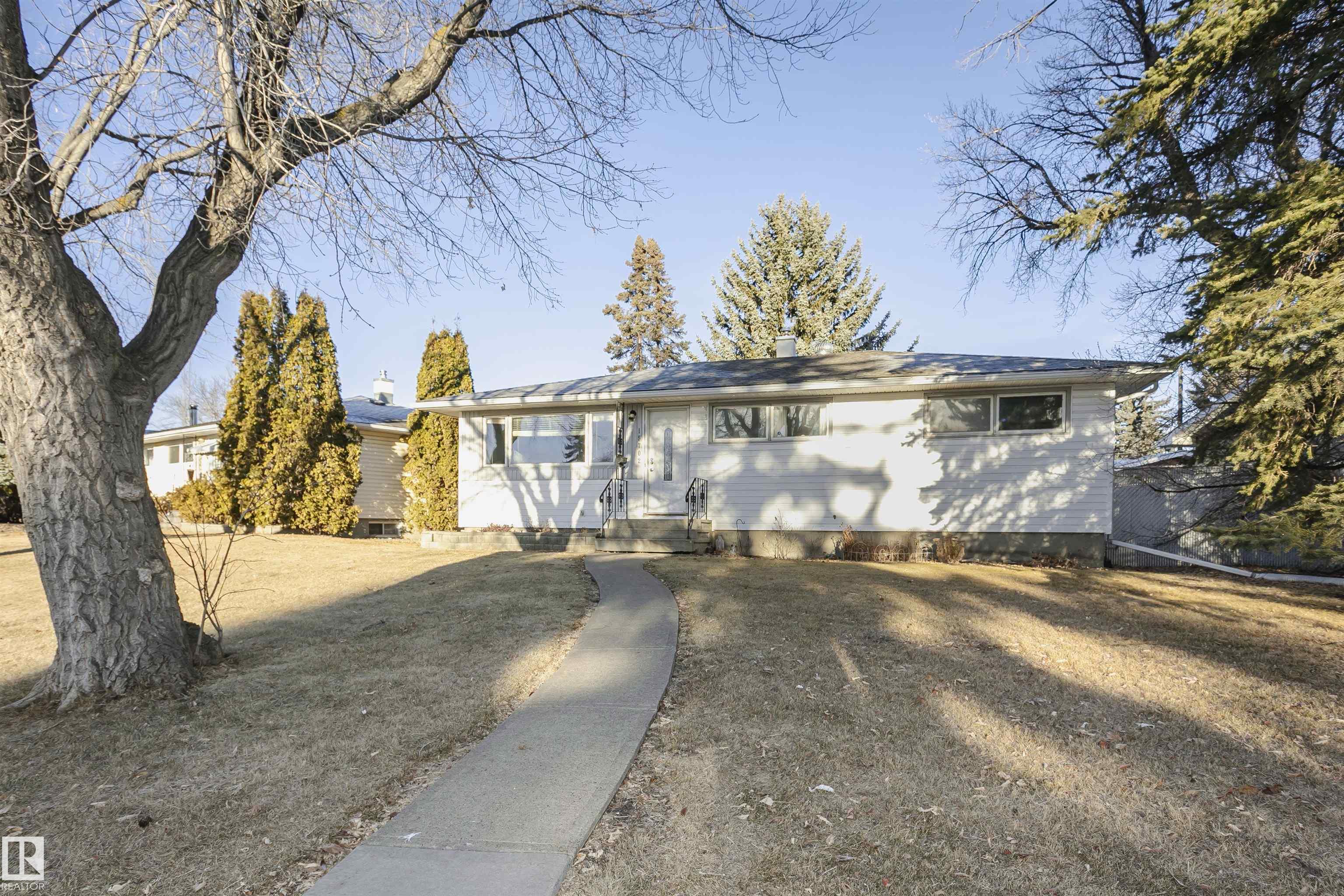 15702 92A Avenue, E4466423, Alberta,