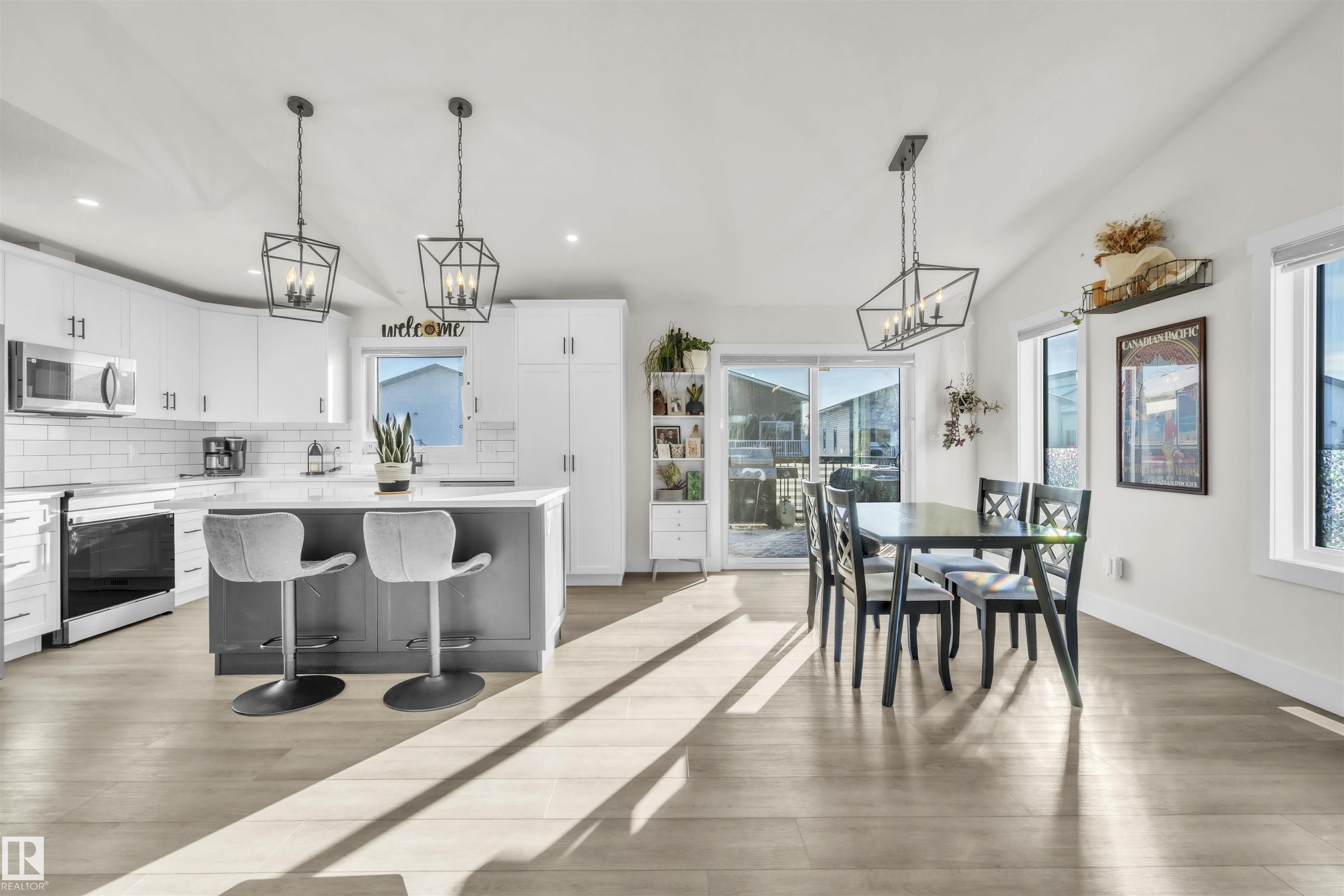 Fifth View of 319 WATERTON Way, Parkview Estates (Cold Lake), Cold Lake, Alberta, T8M 0L4