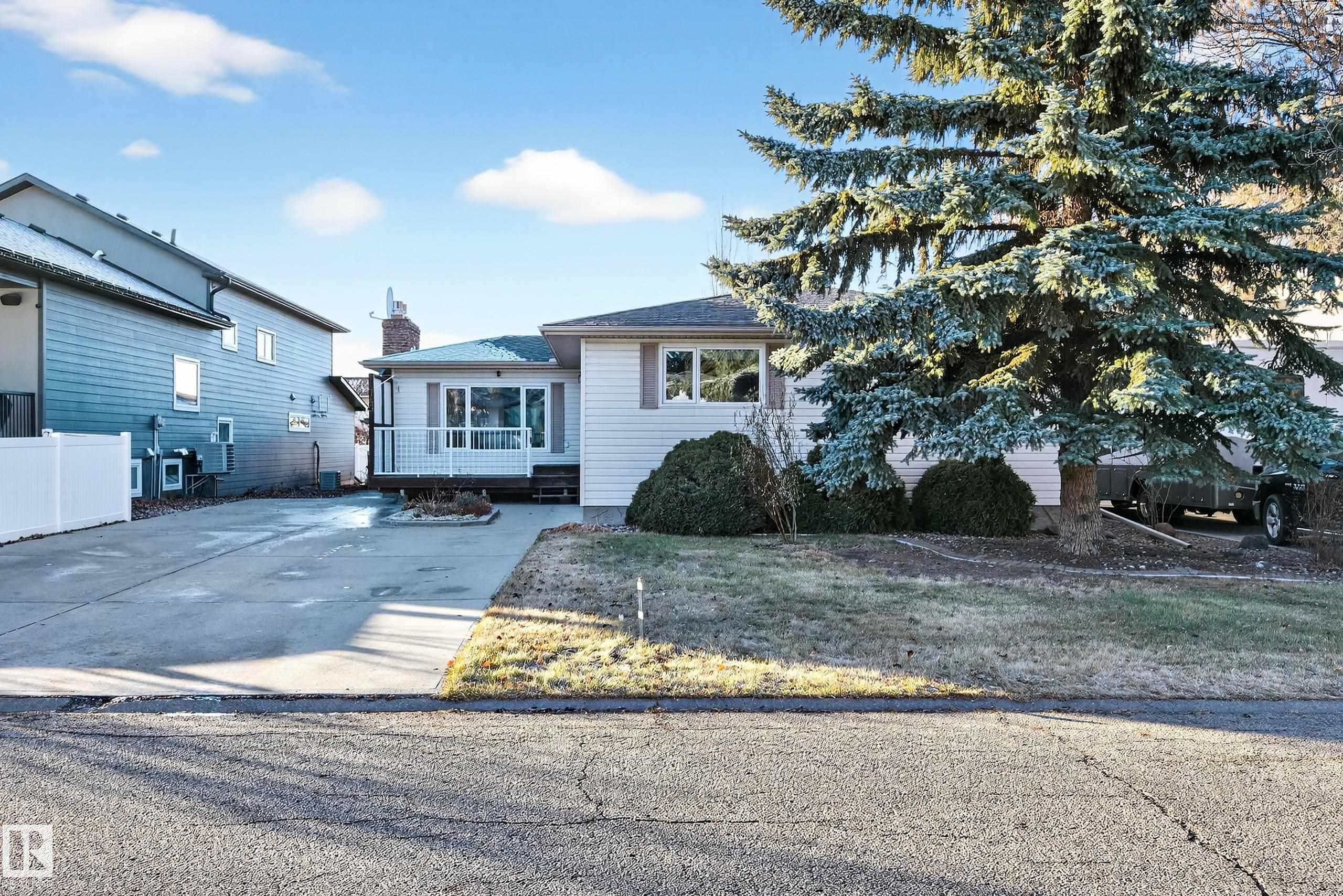 743 LEE RIDGE Road NW, E4466731, Alberta,
